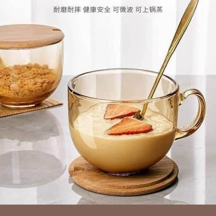 Cốc thủy tinh màu hổ phách