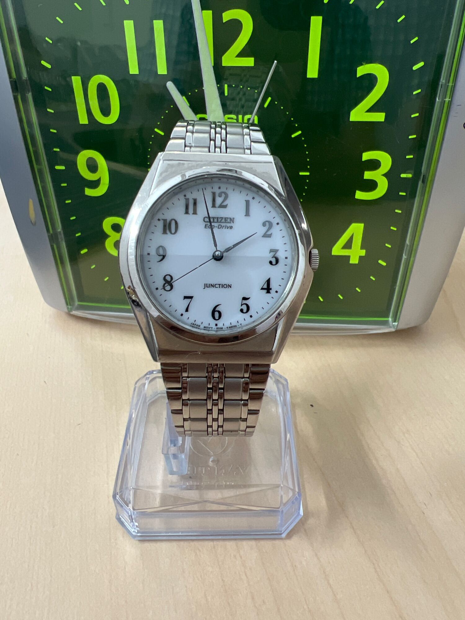 Đồng hồ Citizen Eco Drive pin năng lượng,mặt trắng size 35mm