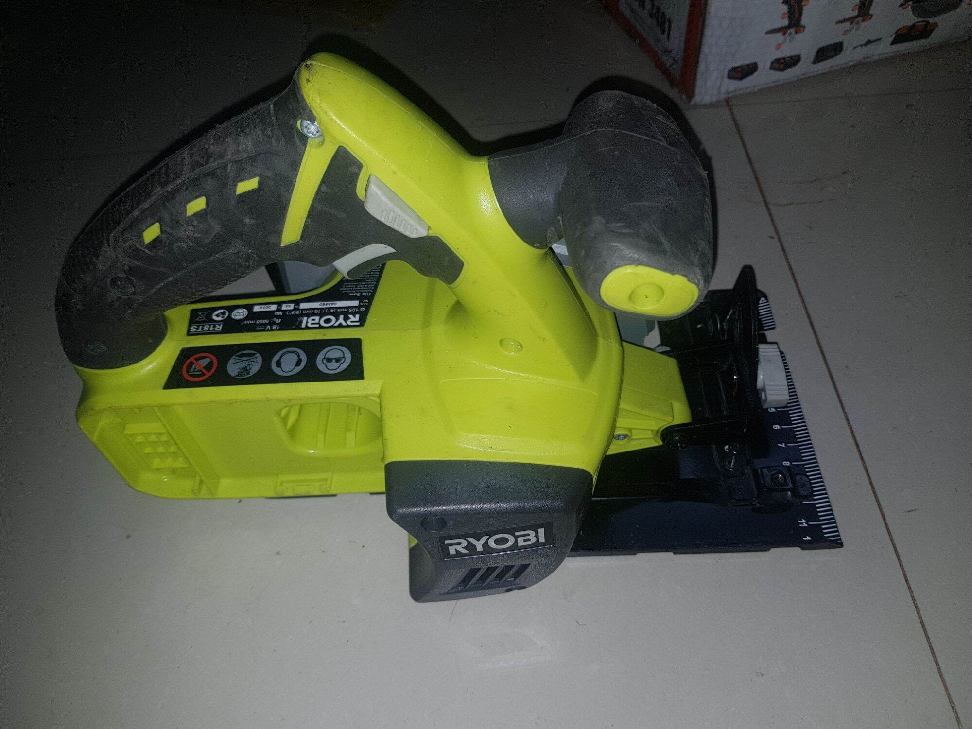 MÁY CẮT GẠCH RYOBI R18TS DÙNG PIN 18V