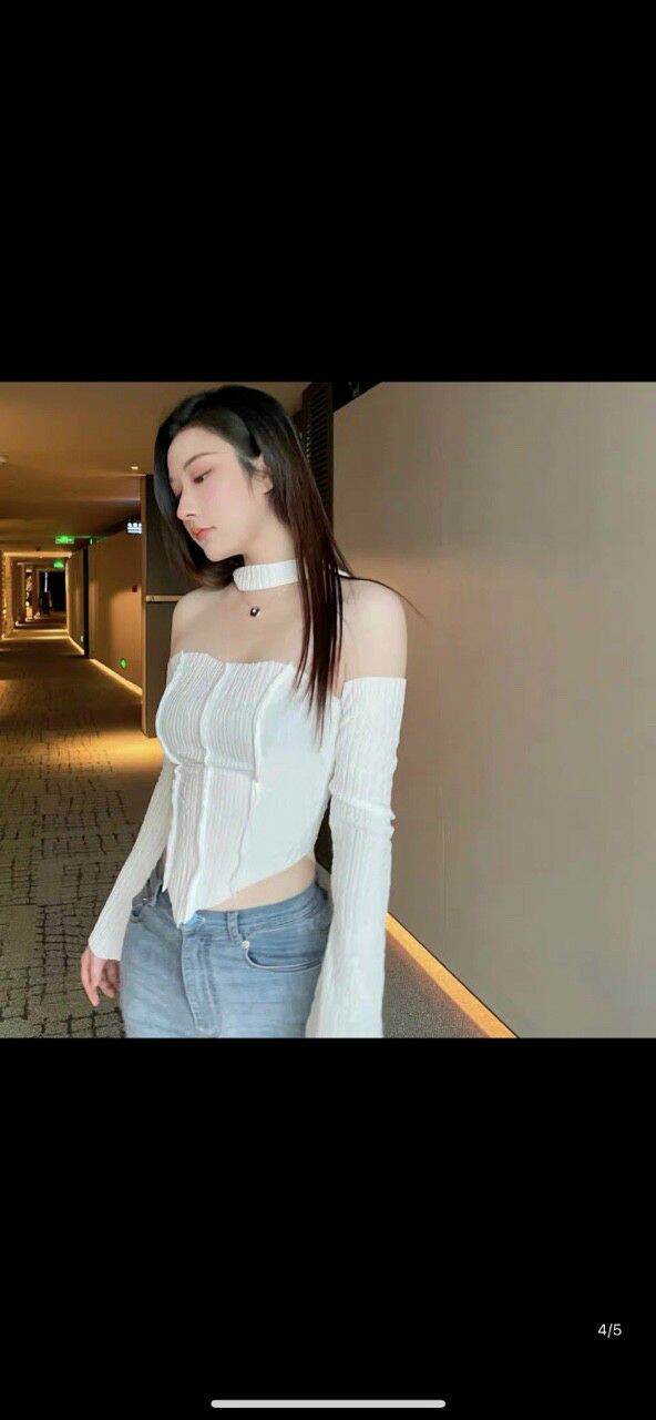 Áo kiểu phong cách tay dài kèm choker