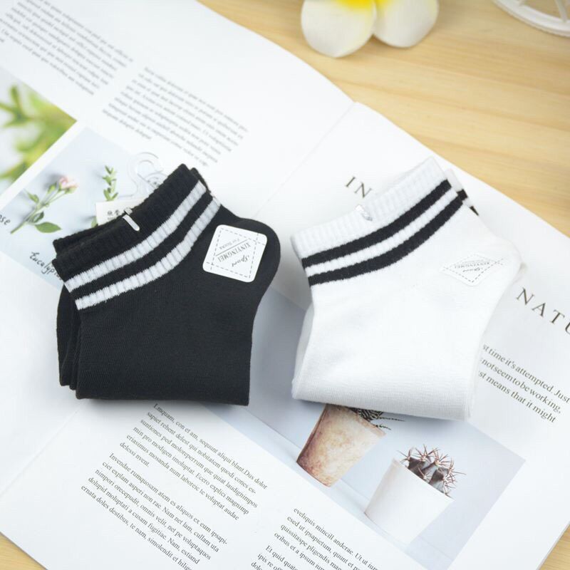 Tất kẻ sọc hàn quốc