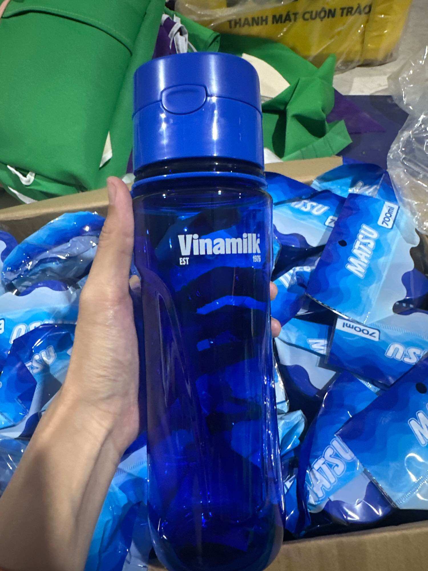 Bình đựng nước hkm Vinamilk