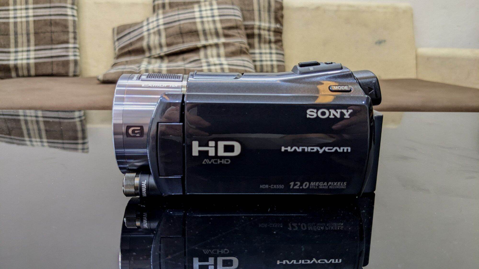 Máy quay phim Full HD Sony HDR - CX550 (đã qua sử dụng like new)