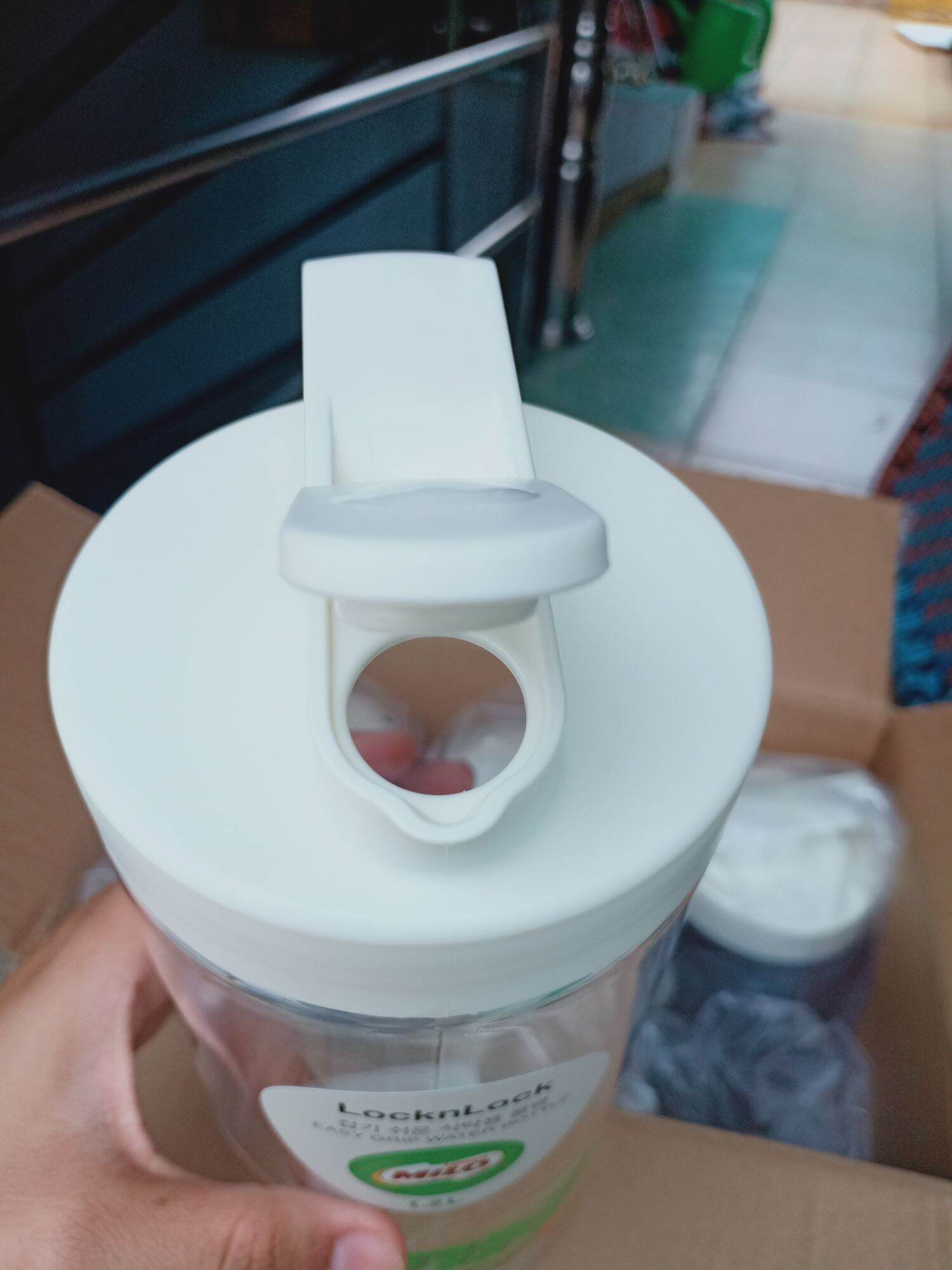 [HCM]Combo 2 bình đựng nước lock & lock 1L2