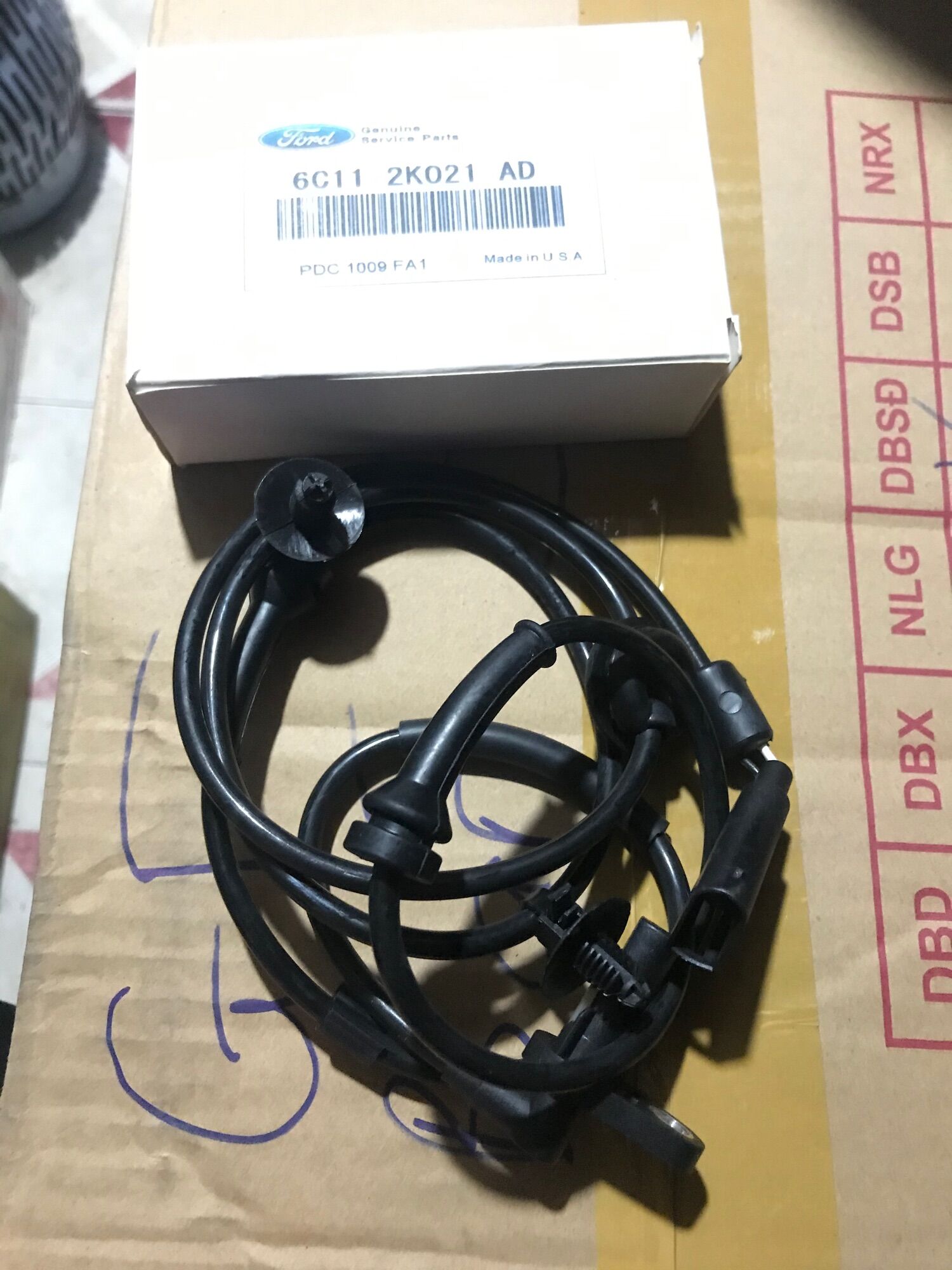 Dây cảm biến abs trước ford transit