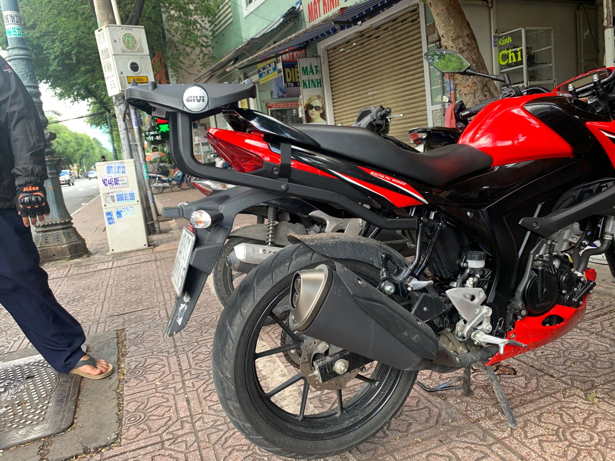 Baga Givi HRV cho xe GSX Bandit