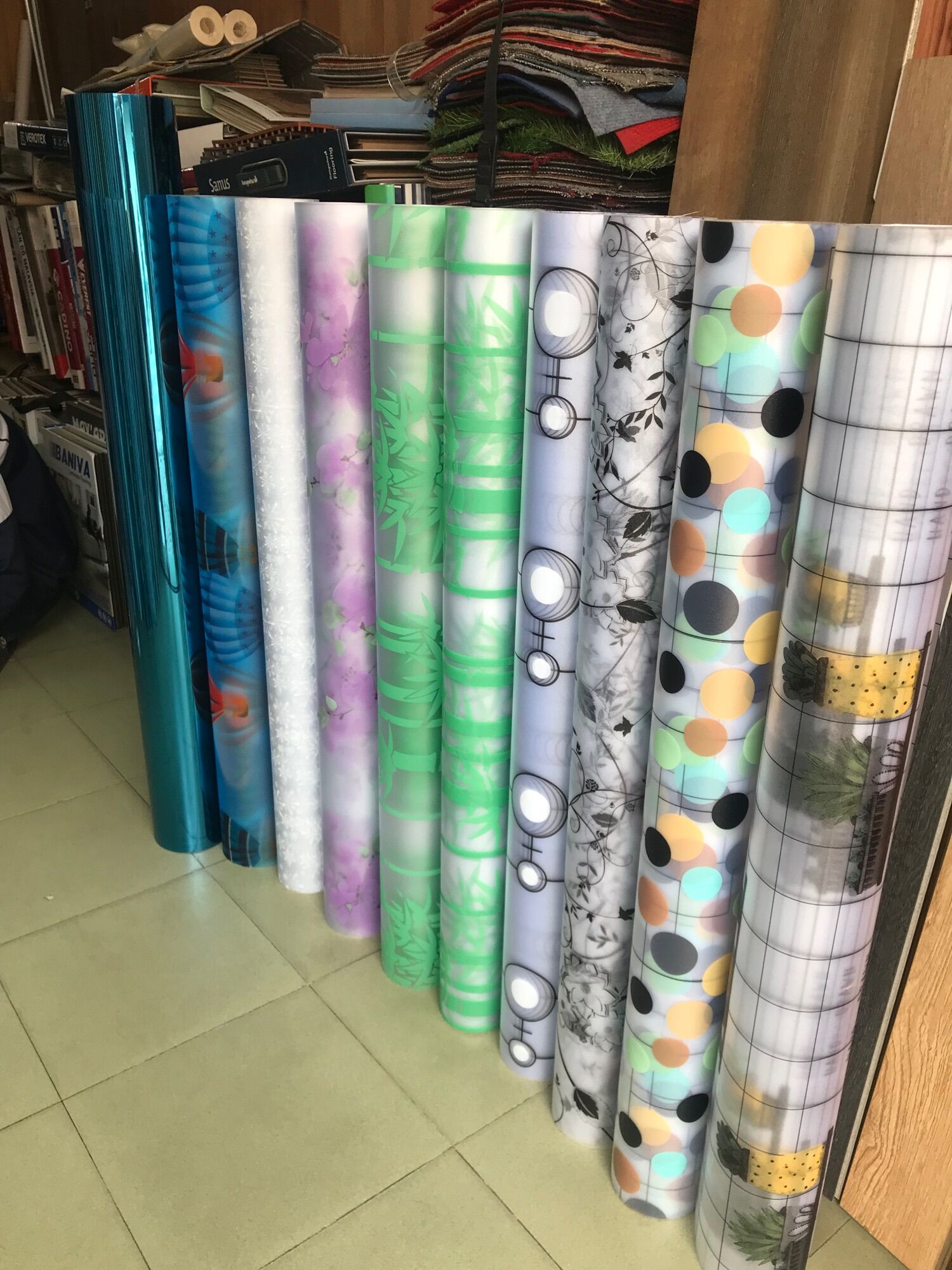 Dụng Cụ Dán Kính Dán Tường Ngọc Linh