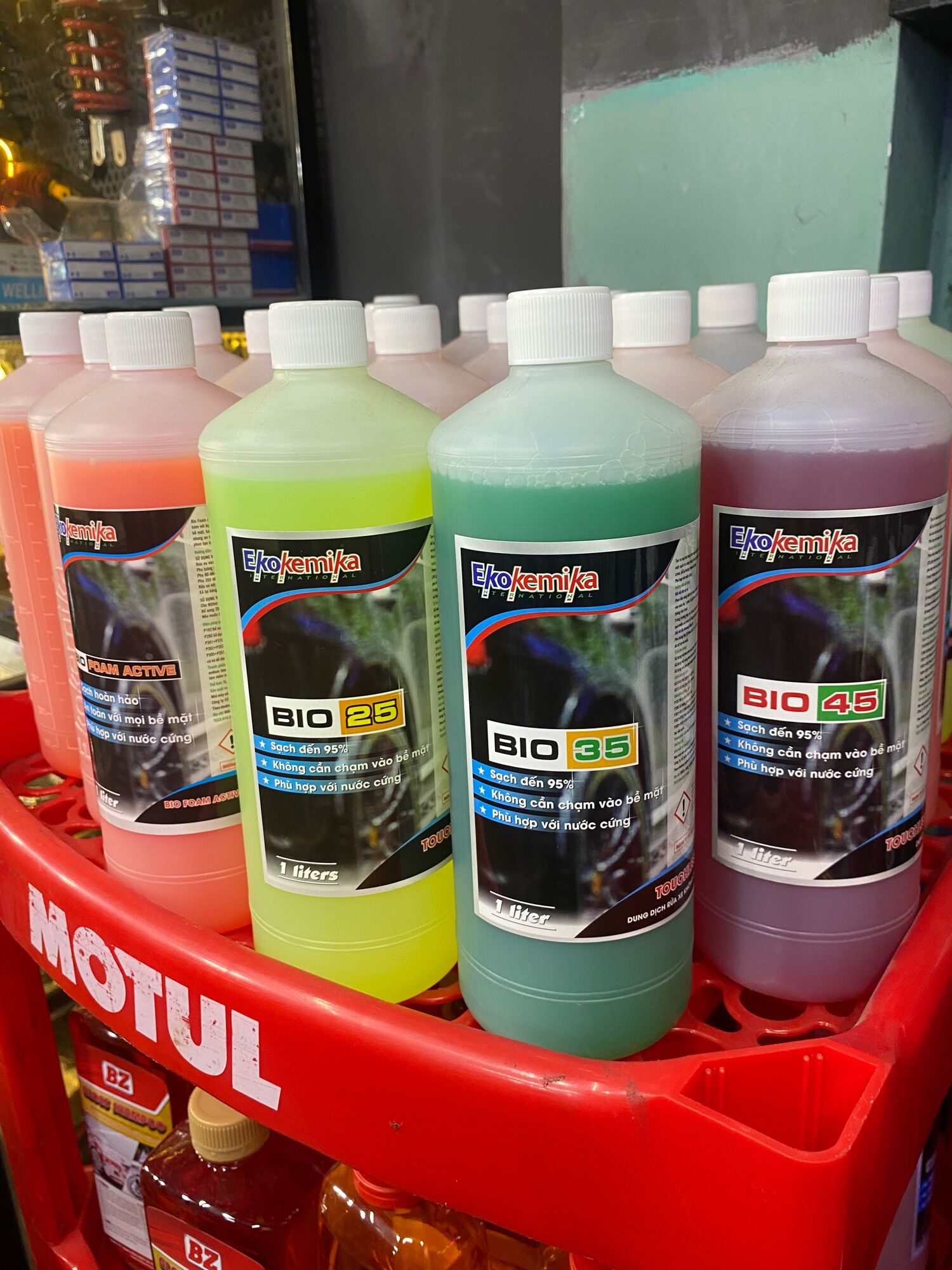 Nước Rửa Xe Bọt Tuyết Siêu Bọt Ekokemika Bio Foam Active 1L