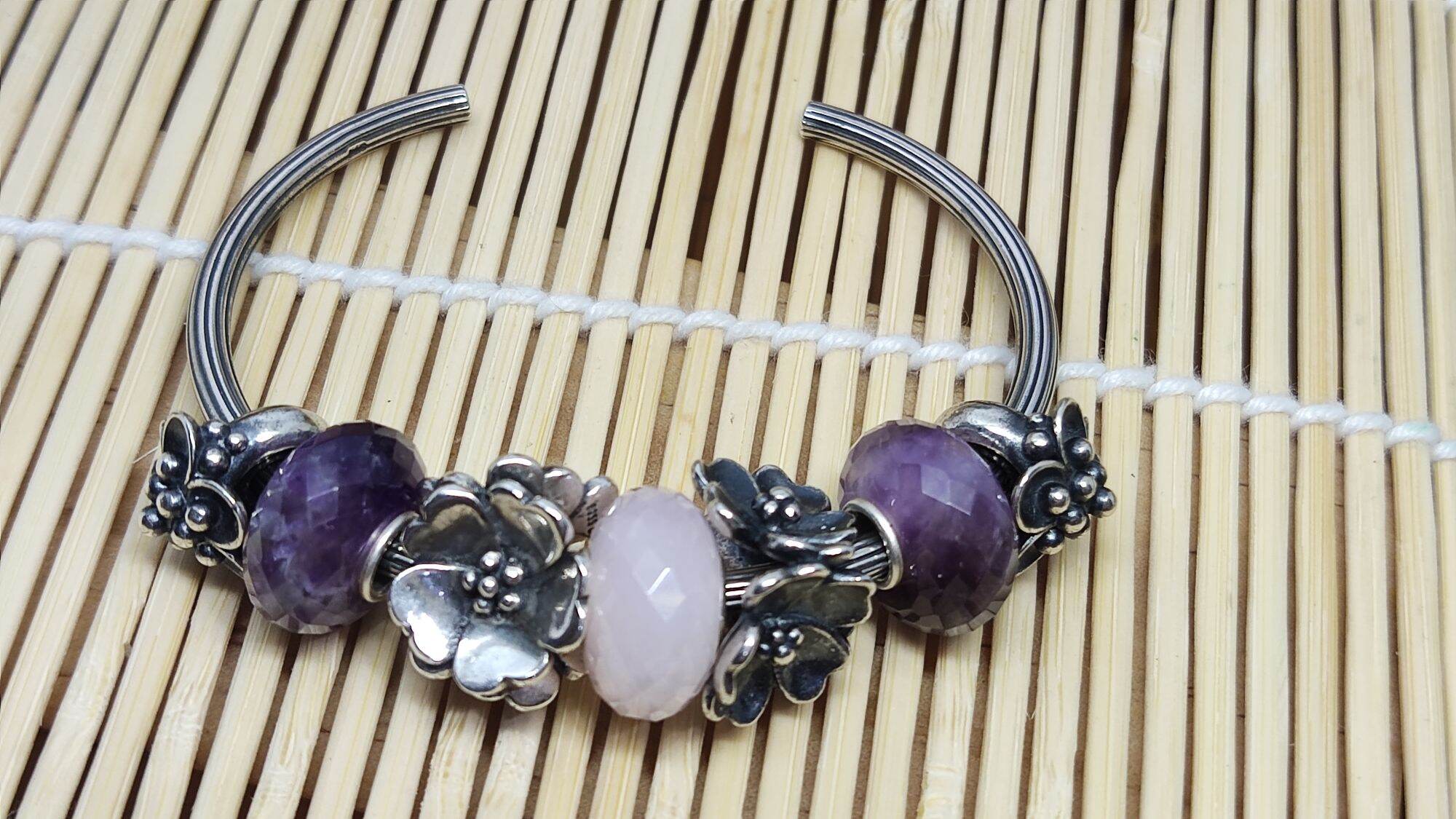 GauBee Charm bạc 925 hoa táo đen tb