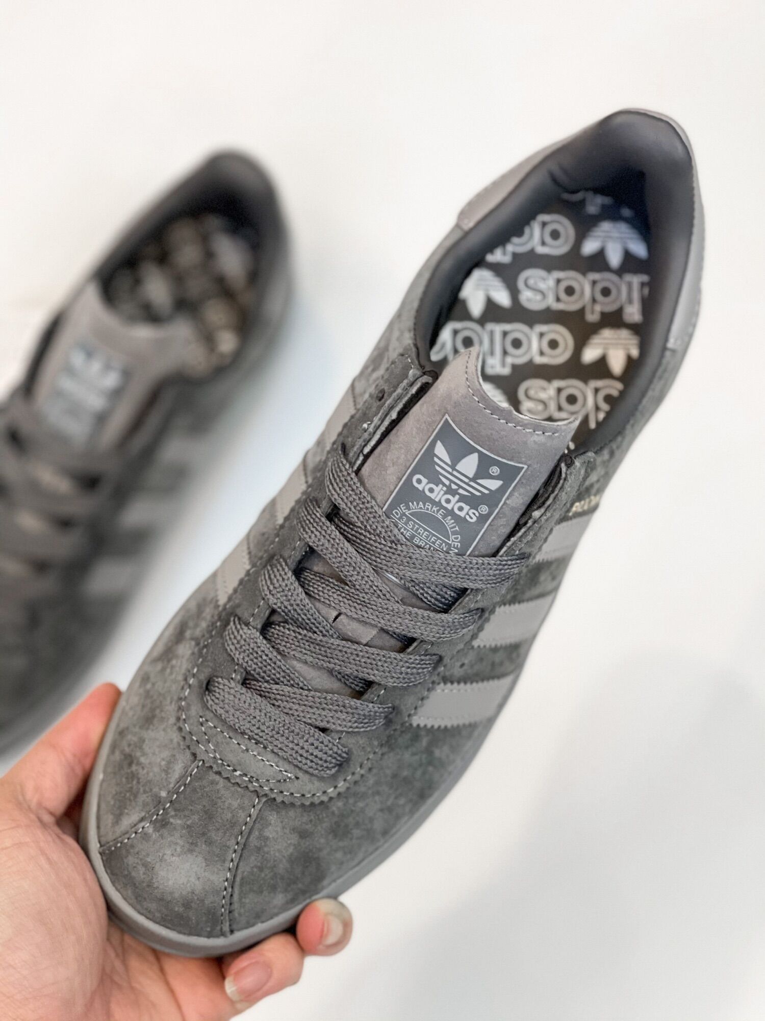 [HCM]Giày Sneakers nam da lộn cao cấp êm nhẹ (xám chuột)