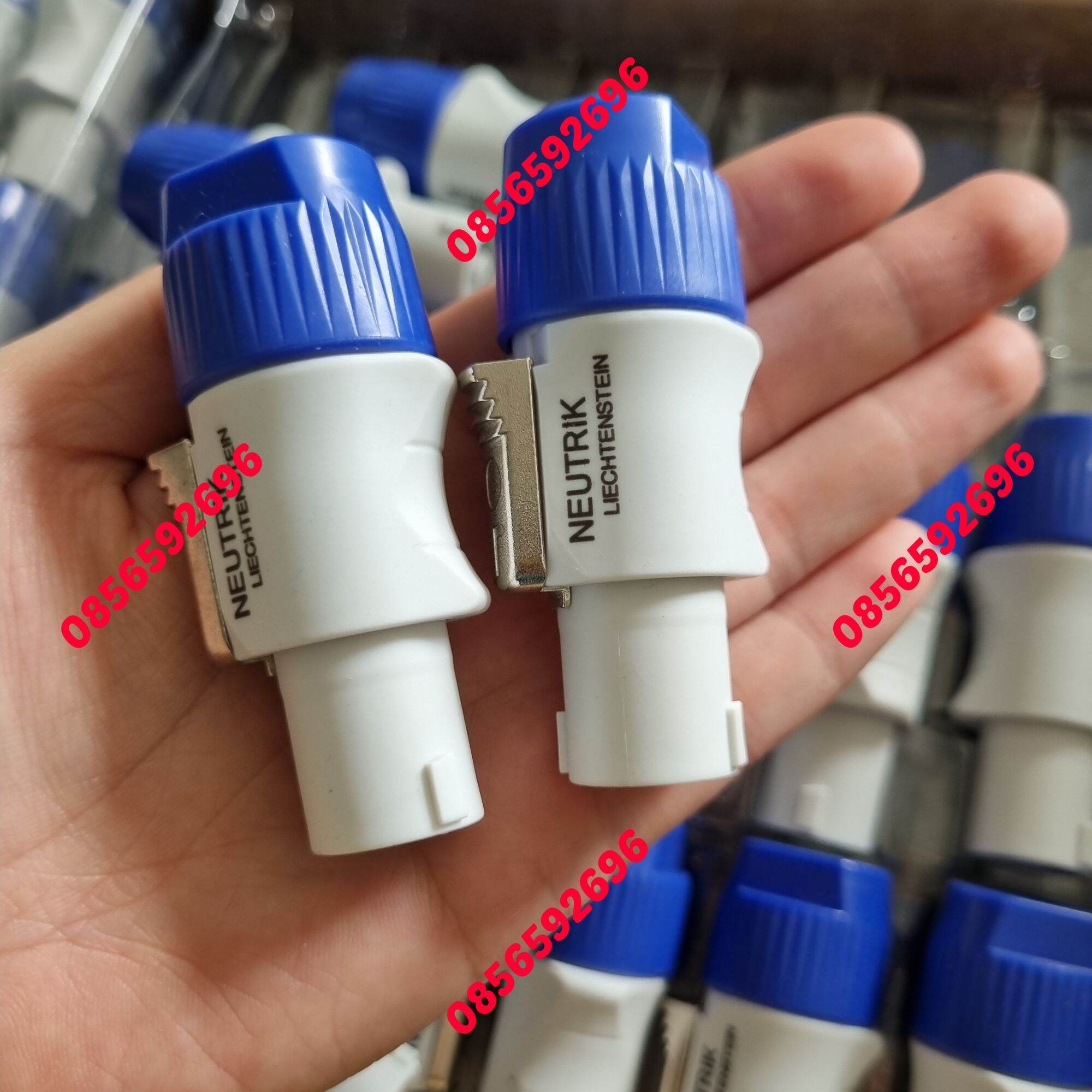 Jack cắm loa speakon neutrik