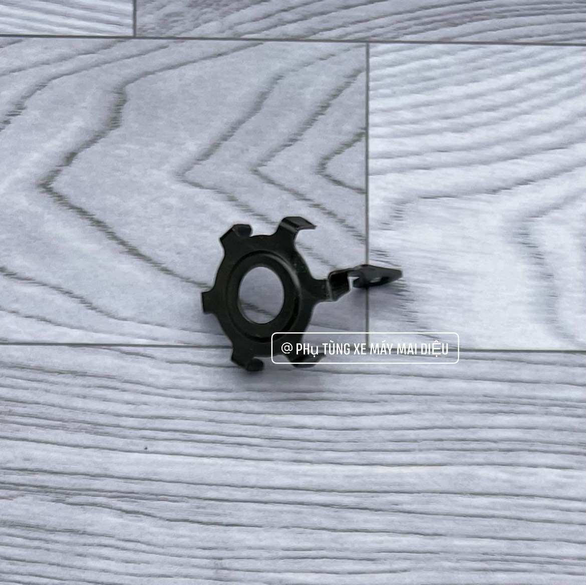 Chụp nắp bình dầu sau yaz/yaz125
