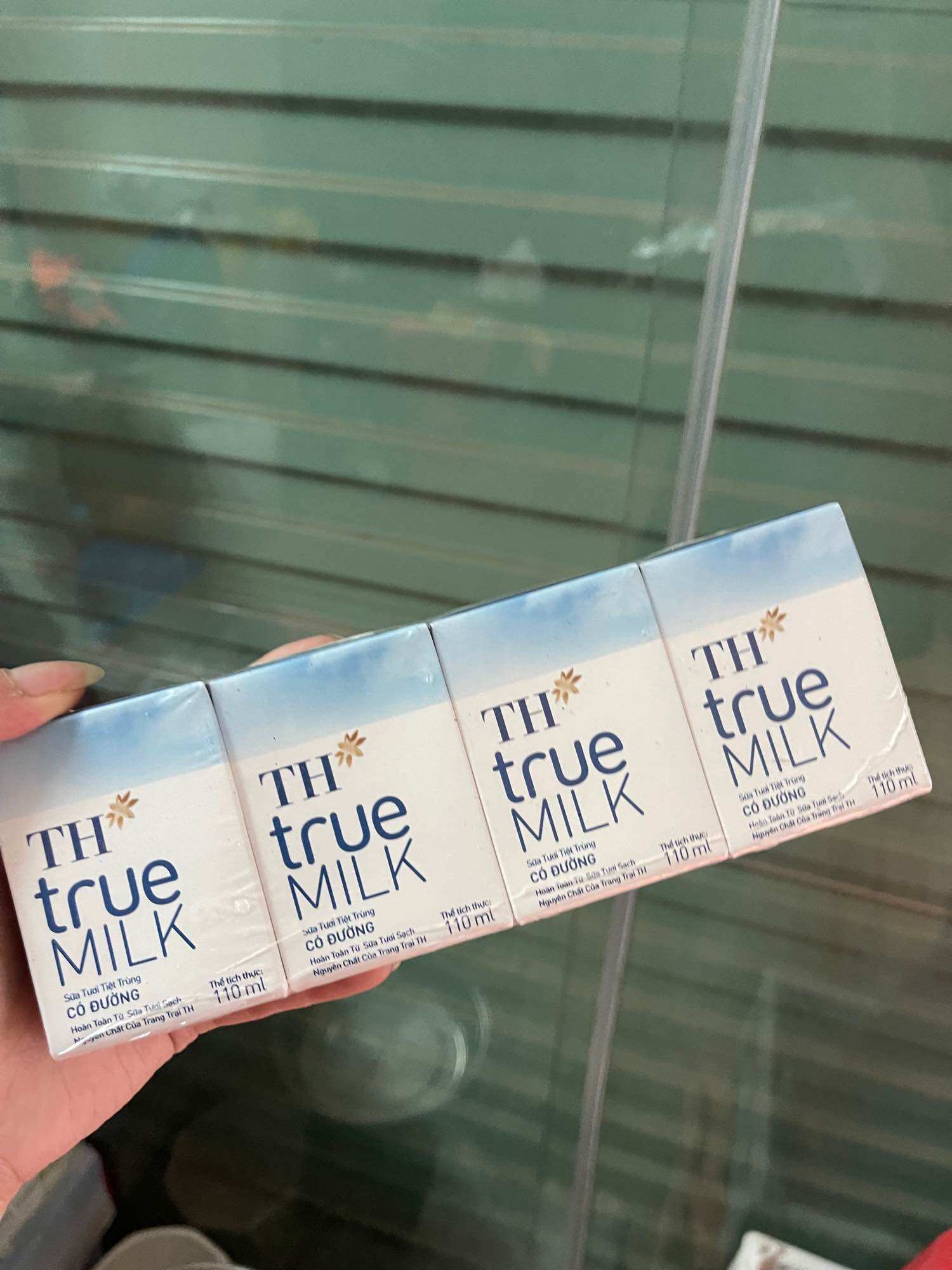 Lốc 4 hộp sữa TH truemilk 110ml các vị