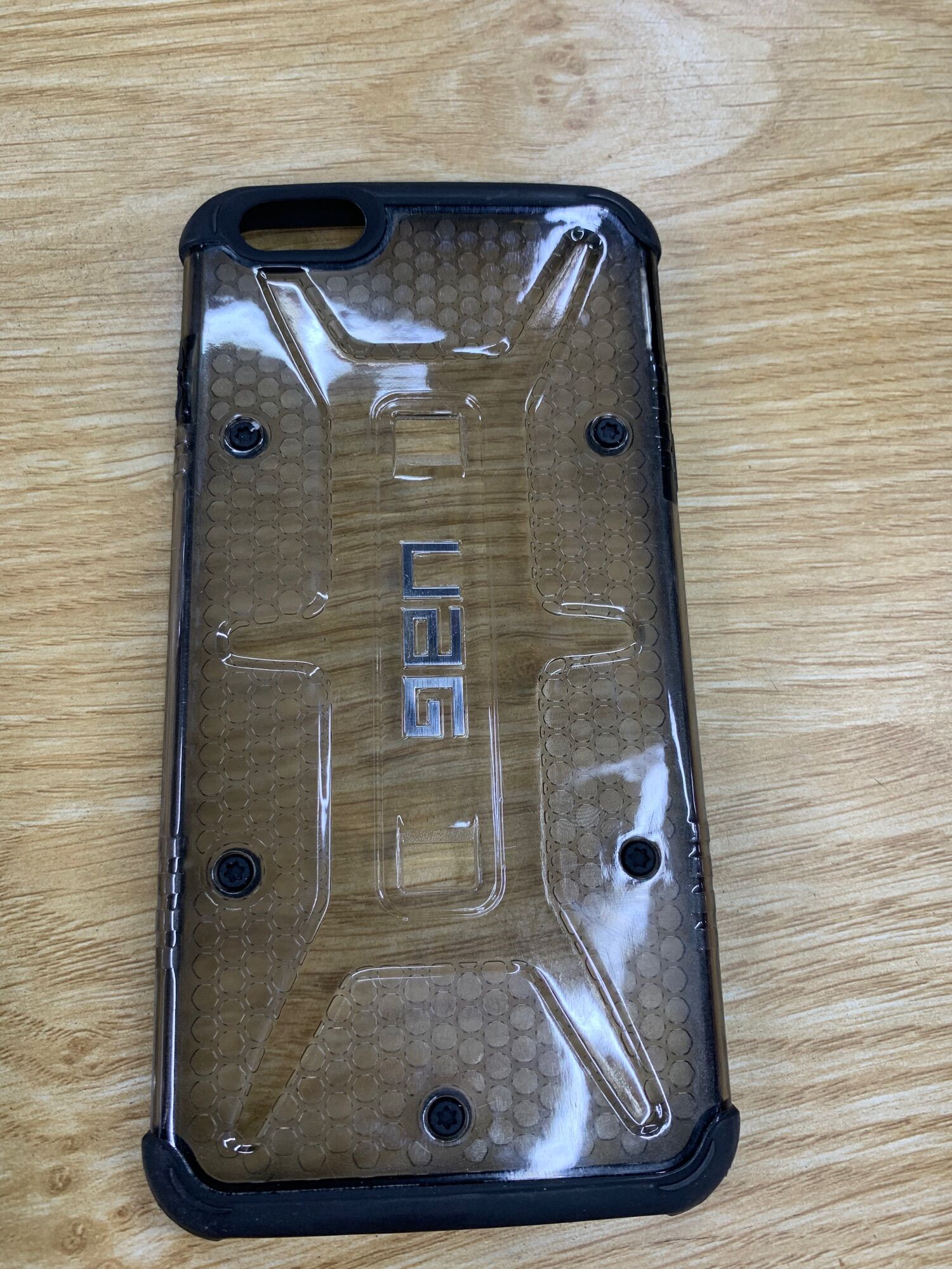 Ốp lưng iPhone 6 Plus viền dẻo chống sốc hiệu UAG