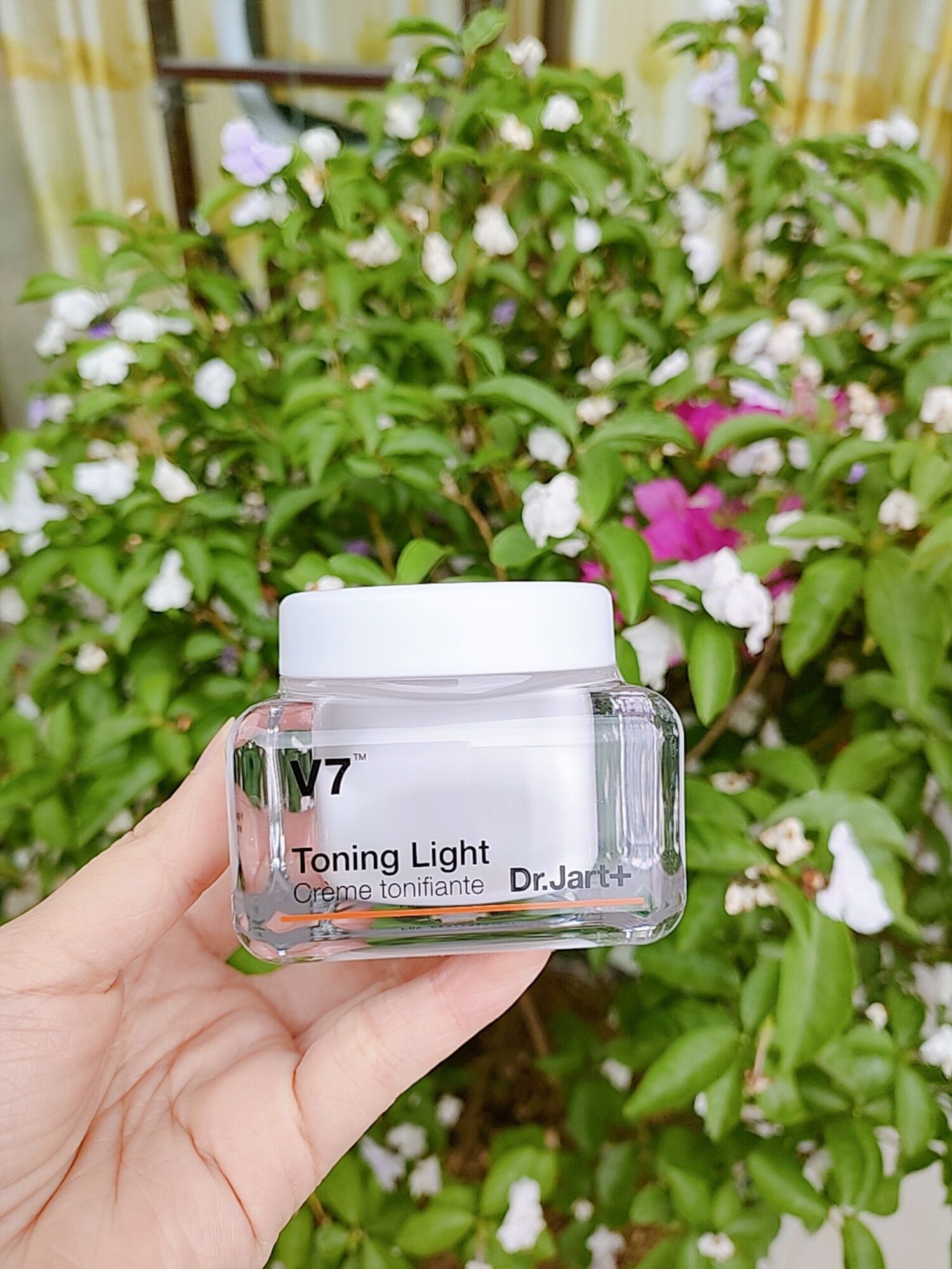 Kem dưỡng trắng da Dr Jart V7