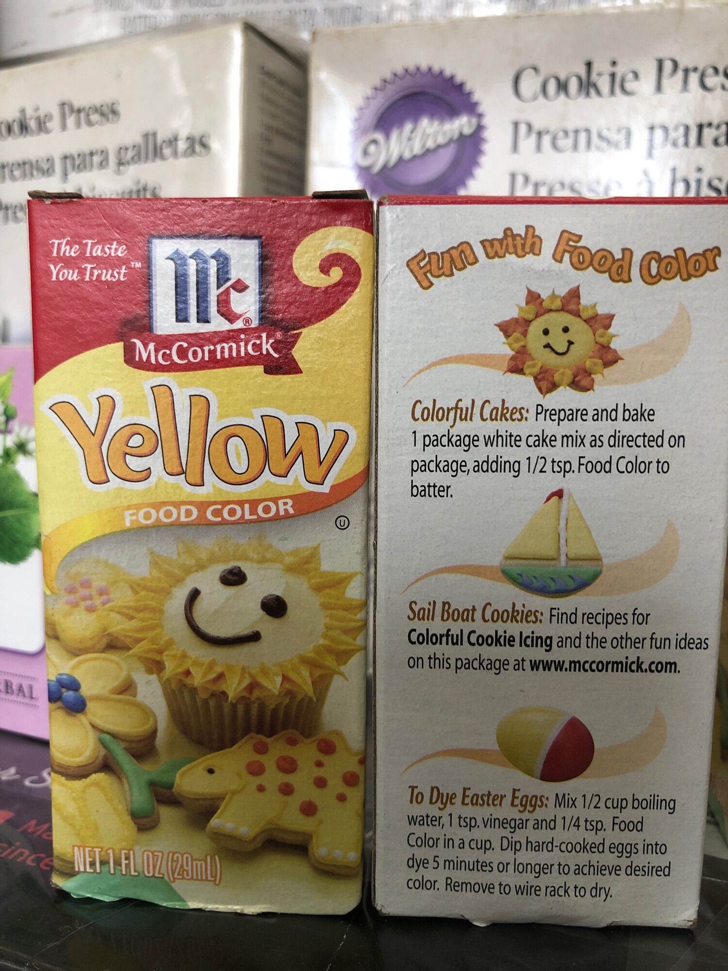 Màu vàng thực phẩm McCormick 29ml yellow icing color