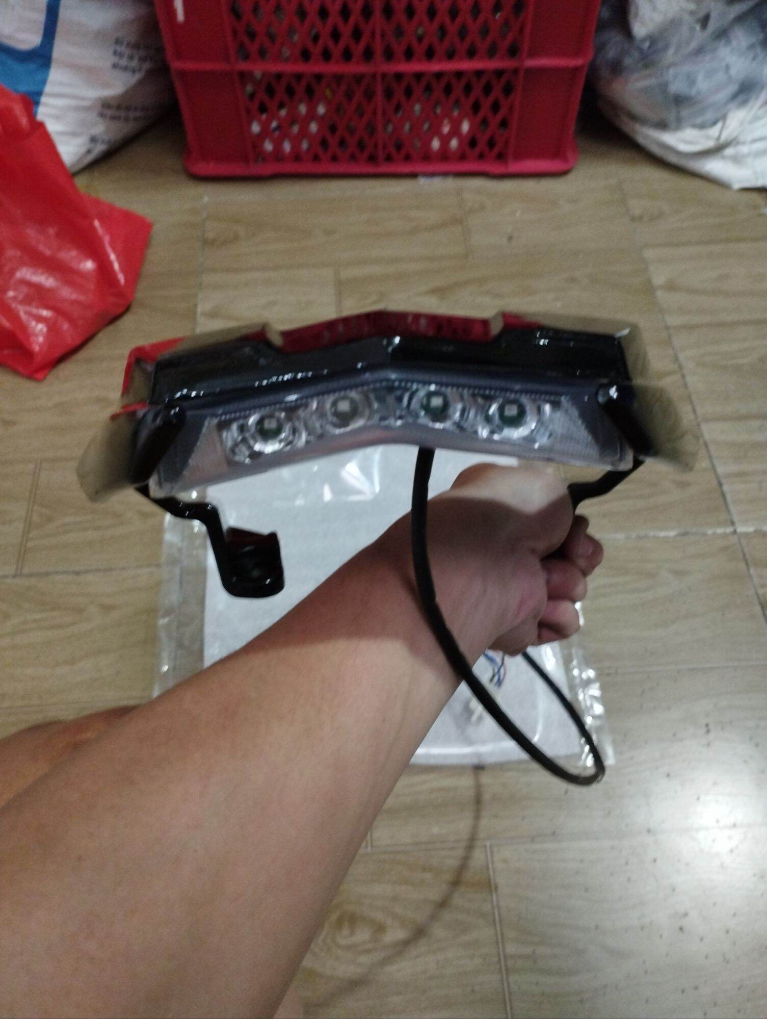Cảng sau ex 135 gắn đèn