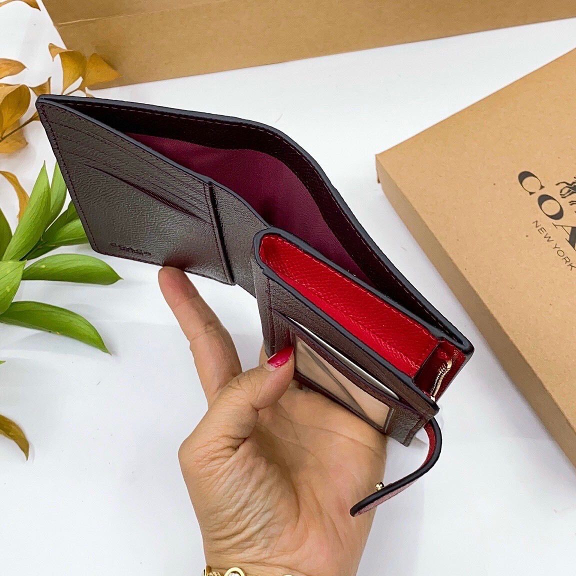 Ví Coach Medium Corner Zip