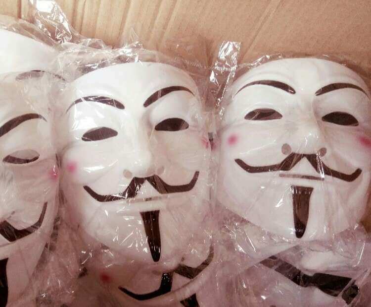 Mặt nạ hoá trang Halloween Hacker nhựa đen/trắng