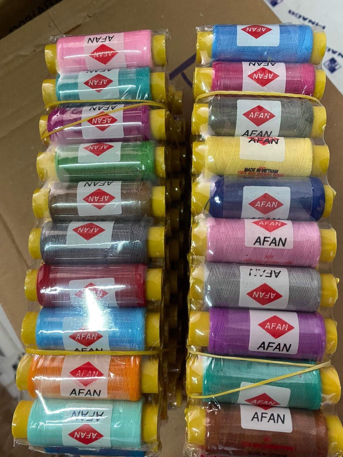 Lốc 10 cuộn chỉ may nhỏ