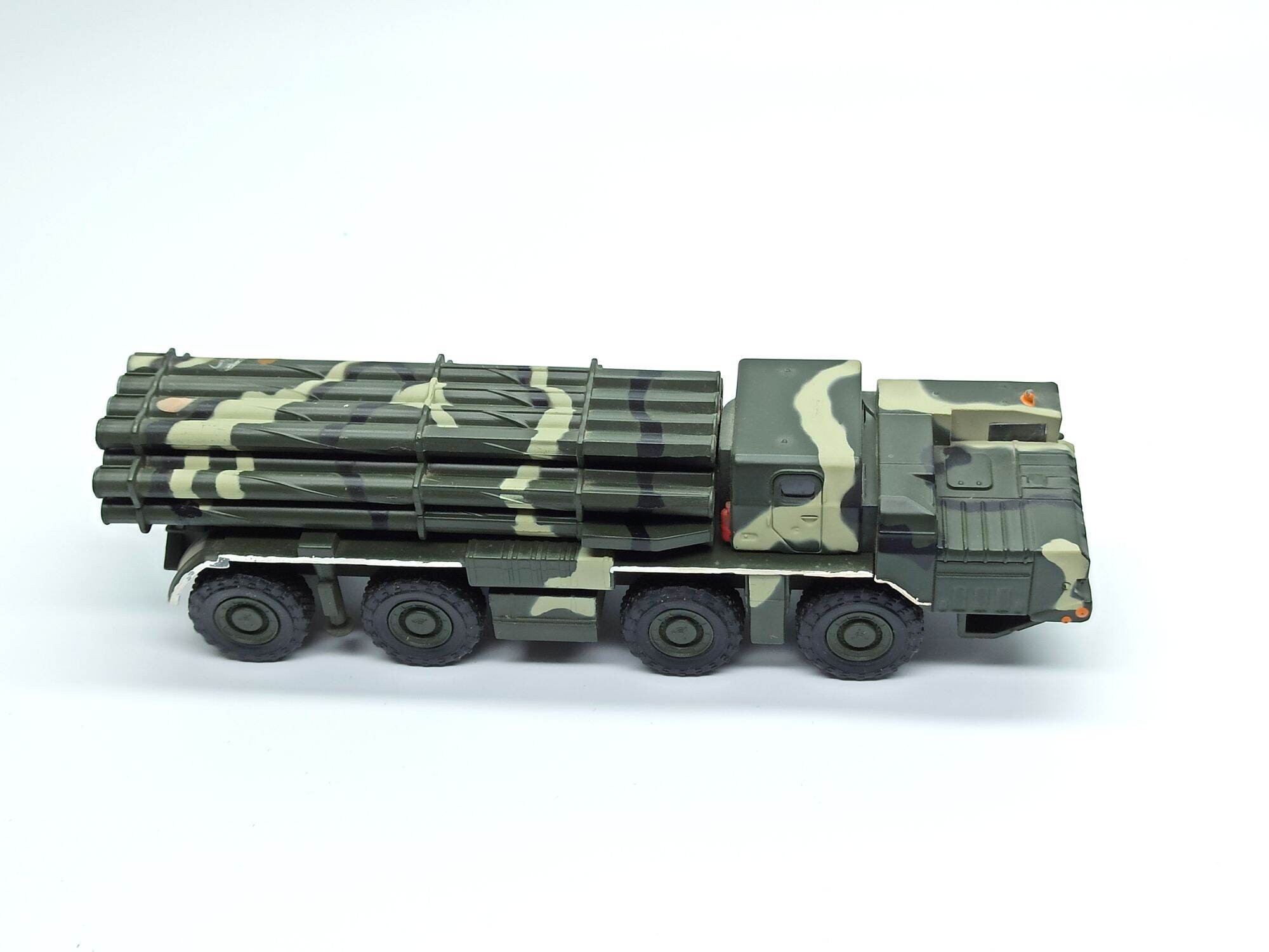 Mô hình xe BM-30 MLRS Smerch tỷ lệ 1/72