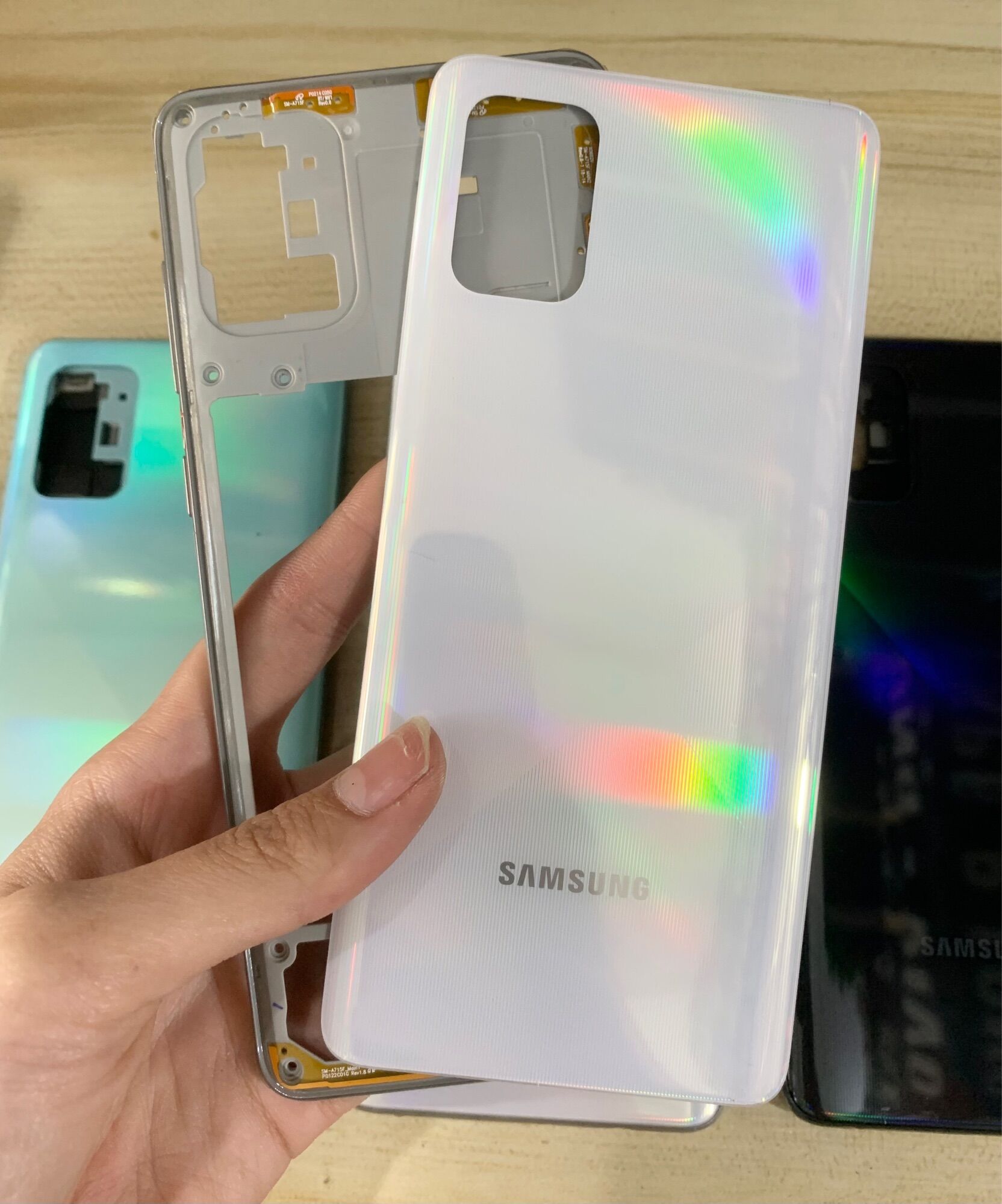 Bộ Vỏ + Sườn SamSung A71 Hàng Cao Cấp . ( Tặng khay sim )