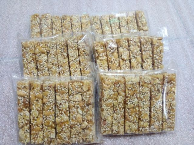 KẸO lạc nhà làm Đặc sản Đại đồng quê em(loại gói nhỏ 200g)