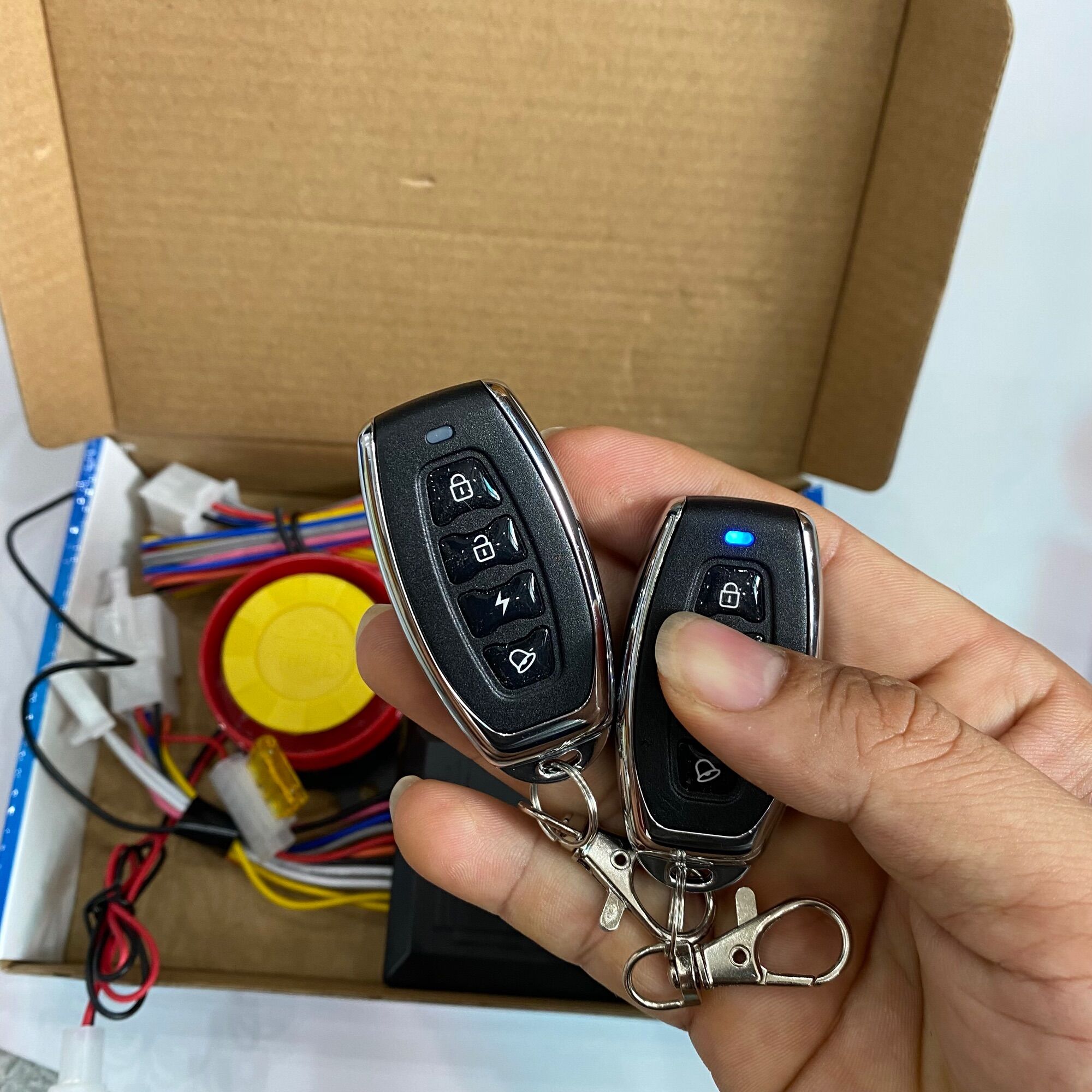 Chống trộm xe máy 2 remote Audi Yamaha V3