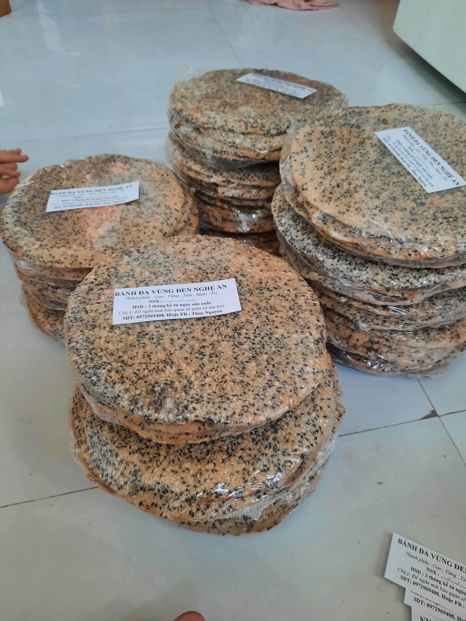 Bánh đa vừng đen xứ nghệ