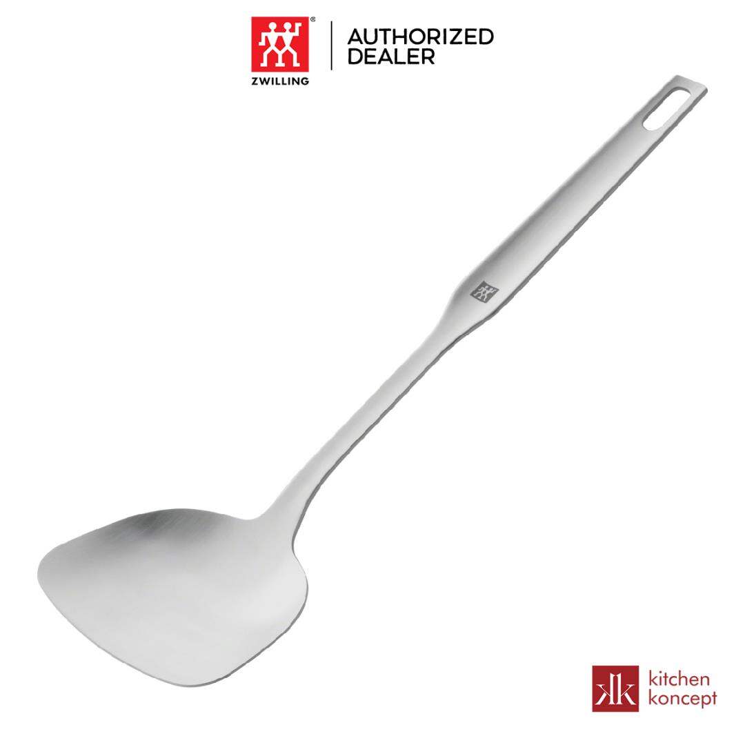 ZWILLING - Xẻng chiên wok Twin Prof, phần tay cầm với thiết kế ergonomic giúp bạn luôn thoải mái mỗi khi sử dụng