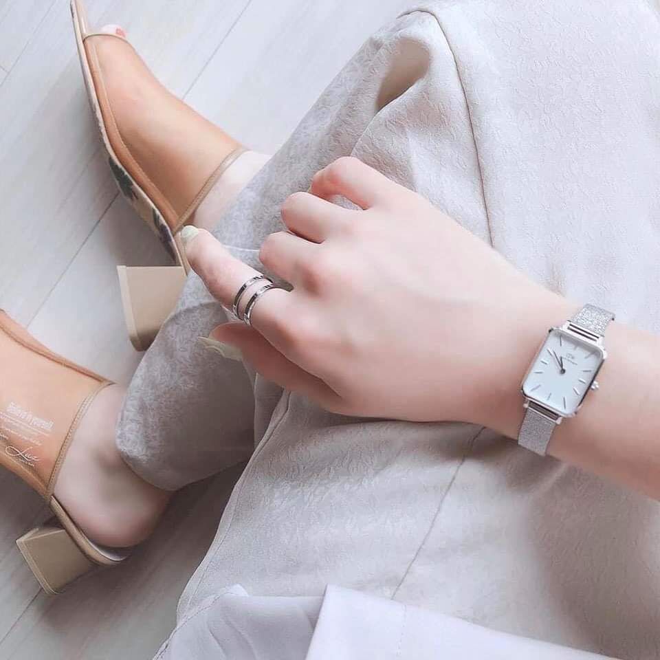 Đồng hồ DW nữ mặt vuông trắng, dây bạc