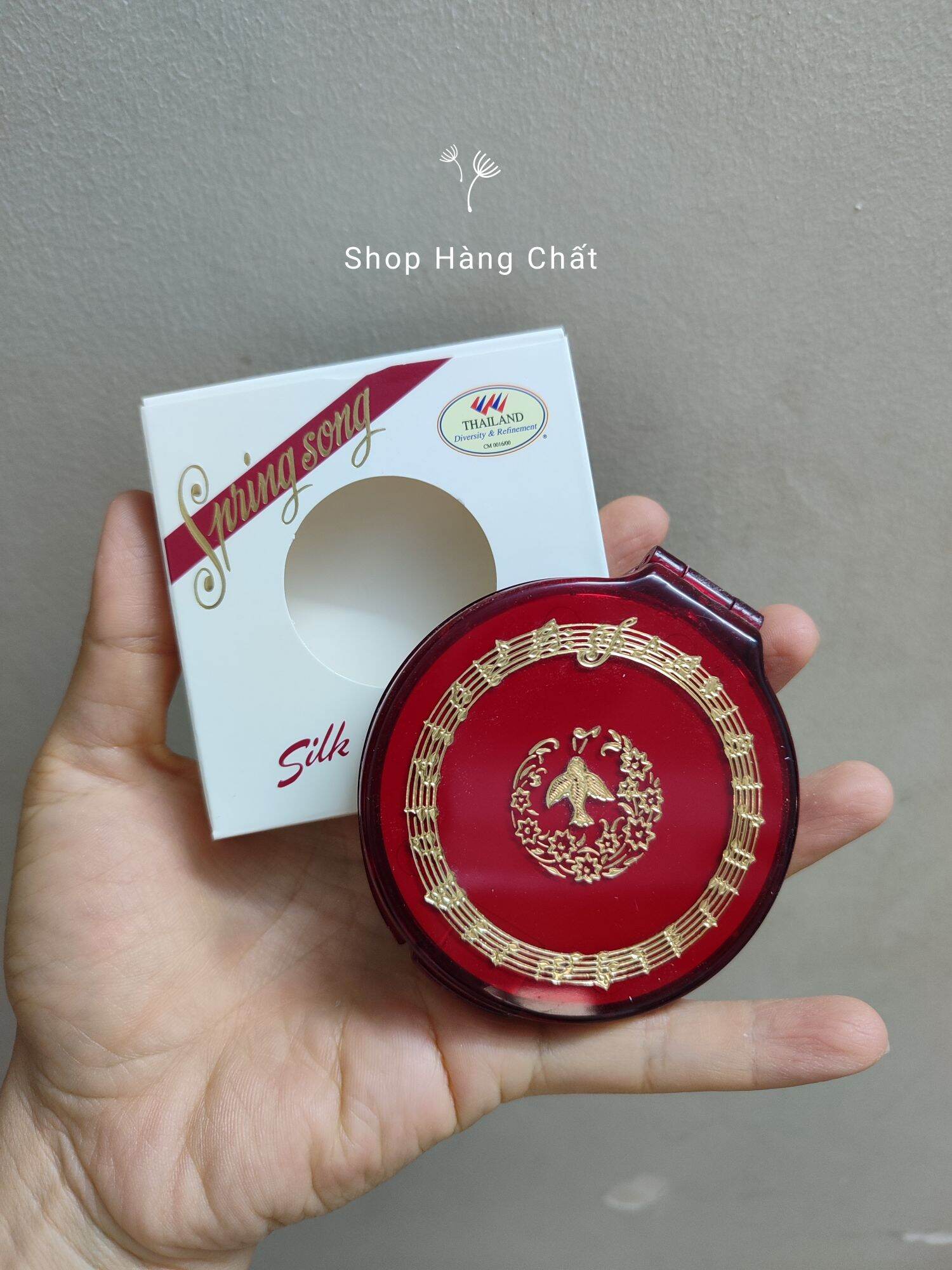 Phấn con én spring song thái lan
kèm 1 bông mút như hình