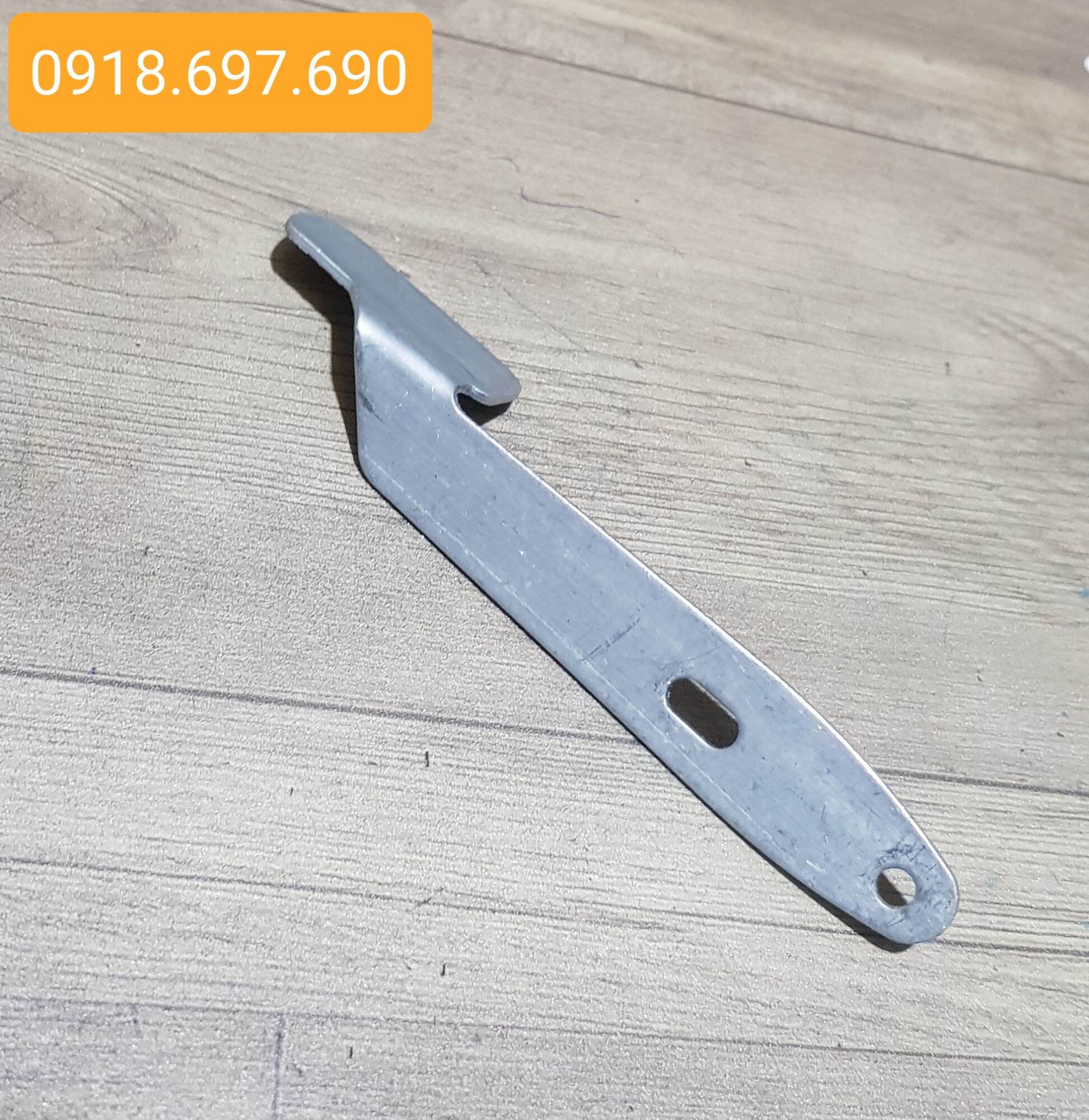 Tay gạt cửa chớp lá sách kính
