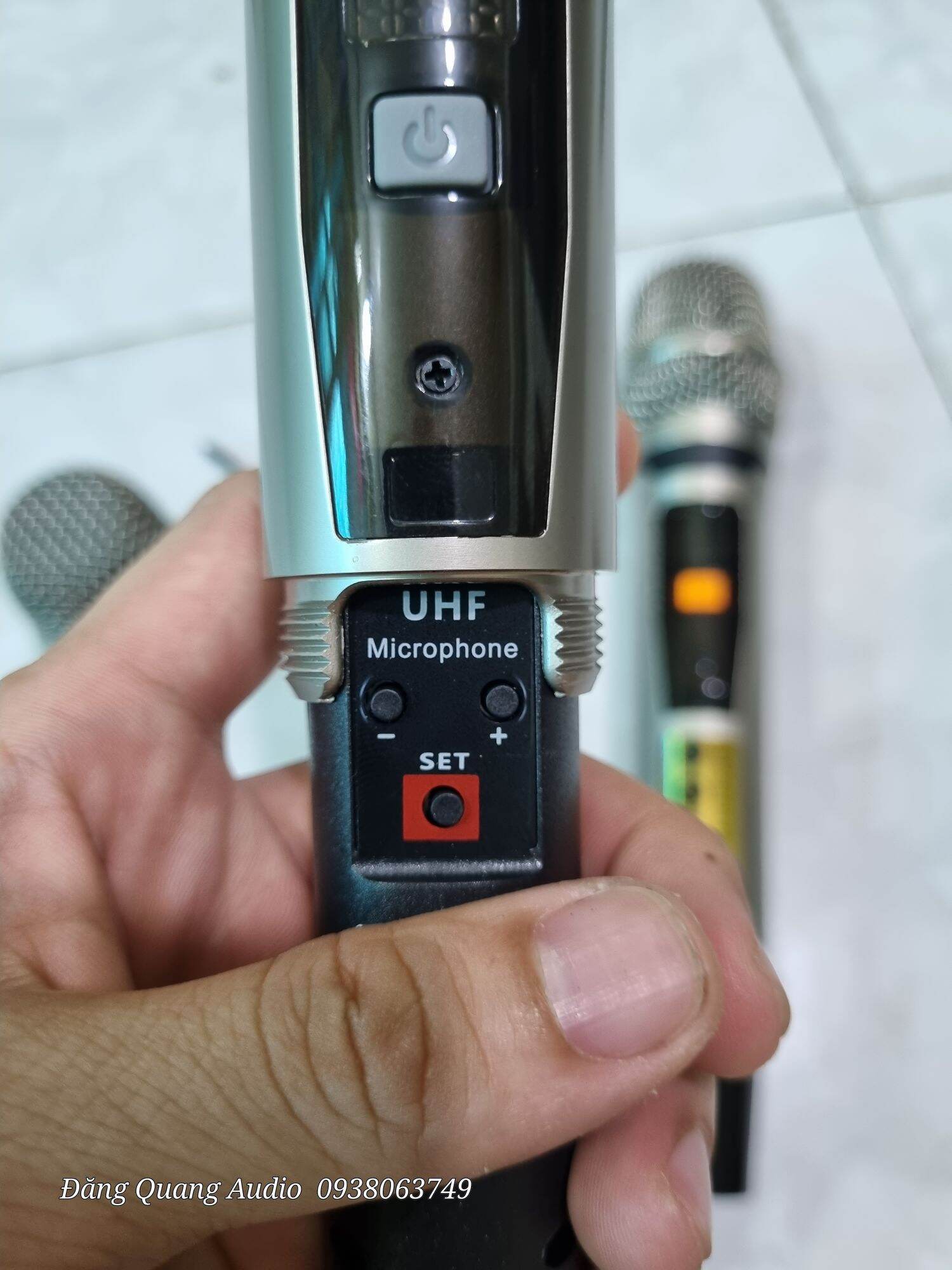 Micro chống hú ugx bạc