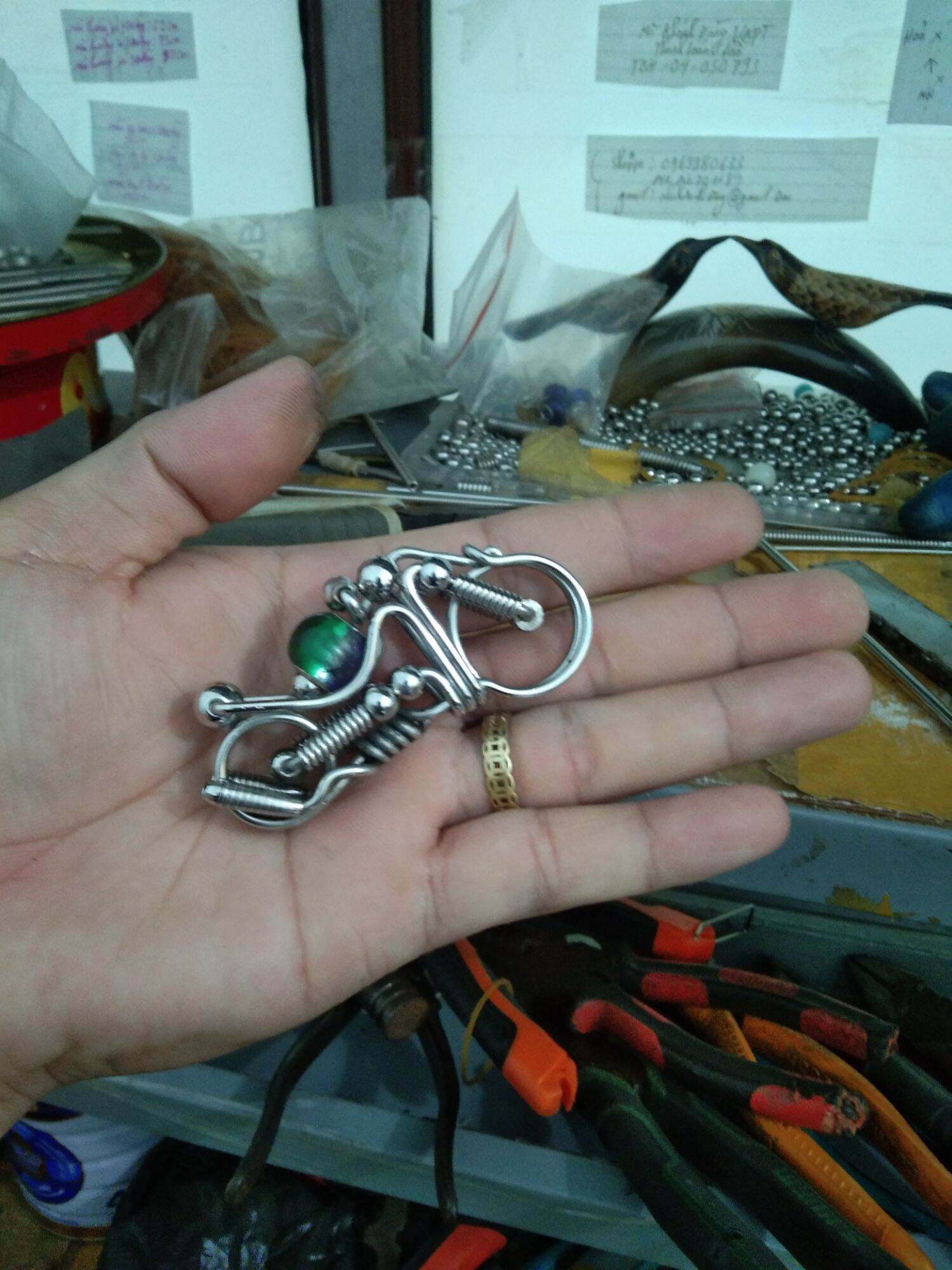 Móc khóa thủ công inox