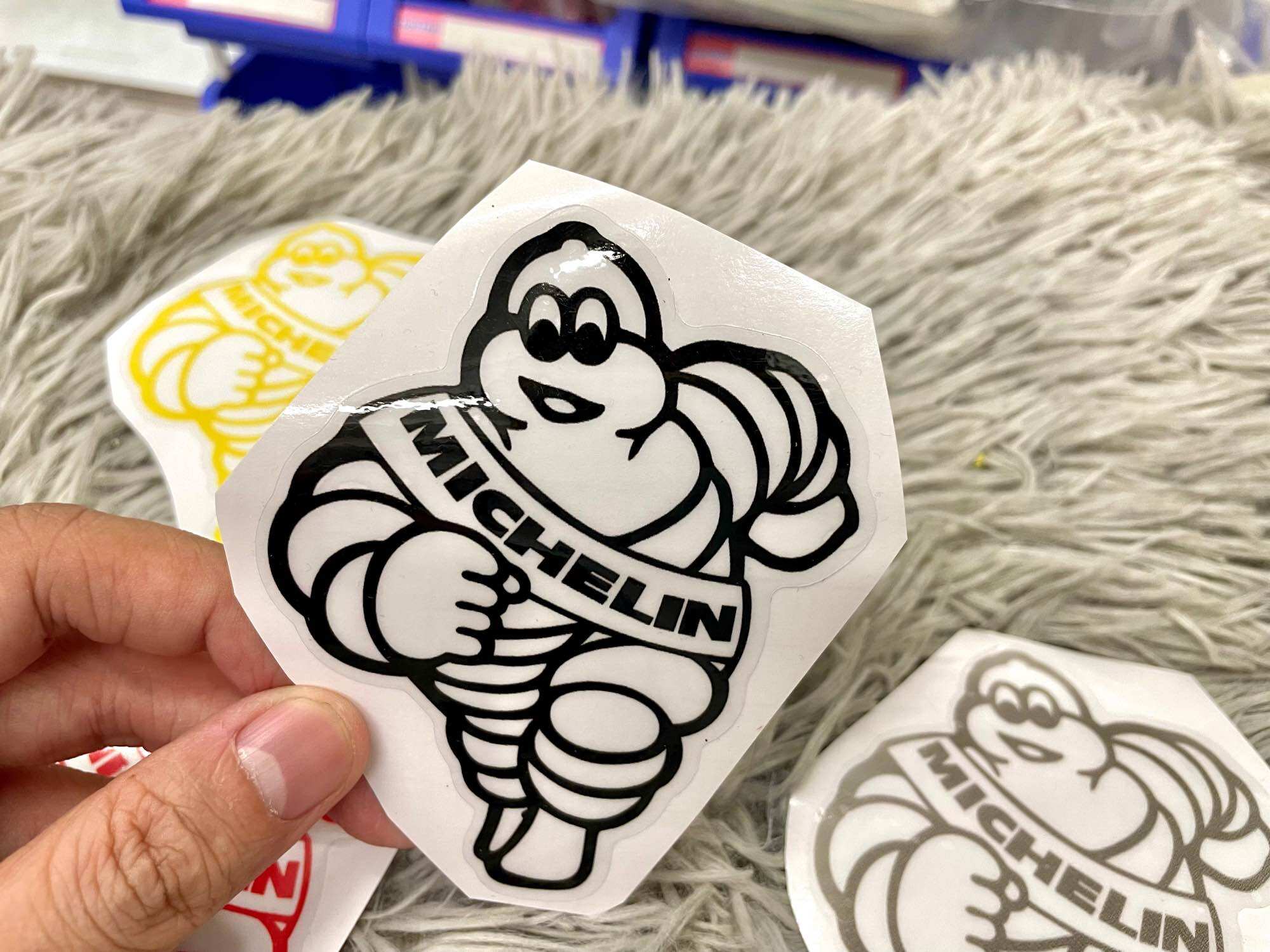 Tem logo Michelin nền trong sắc nét (giá 1 tem₫