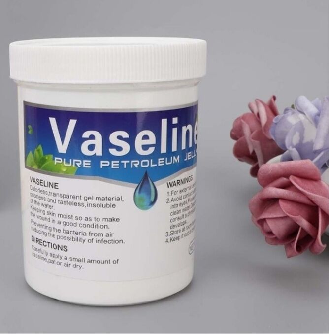 Tác dụng nổi trội và cách dùng Vaseline trong xăm hình