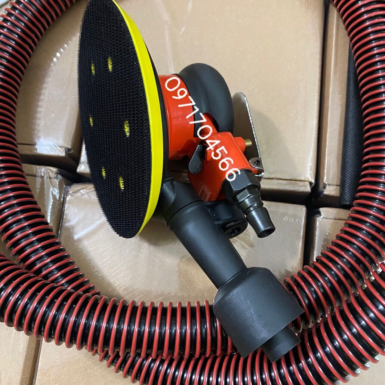 Máy chà nhám hơi đế 150mm có hút bụi