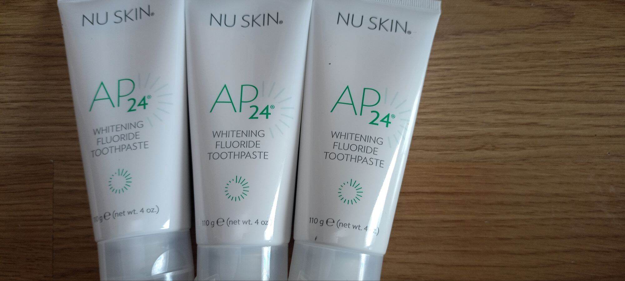 kem đánh răng AP24
