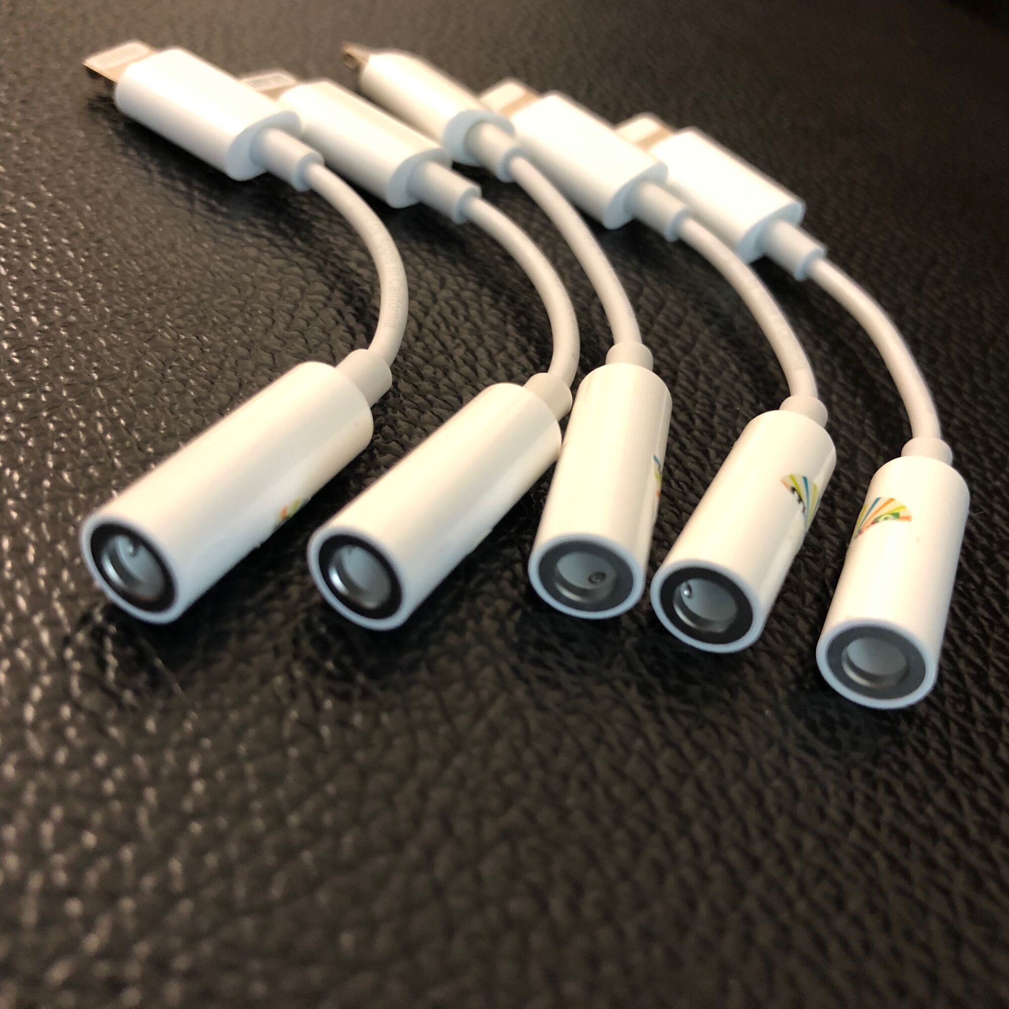 Jack chuyển cổng ligtning sang 3.5 dùng cho ip