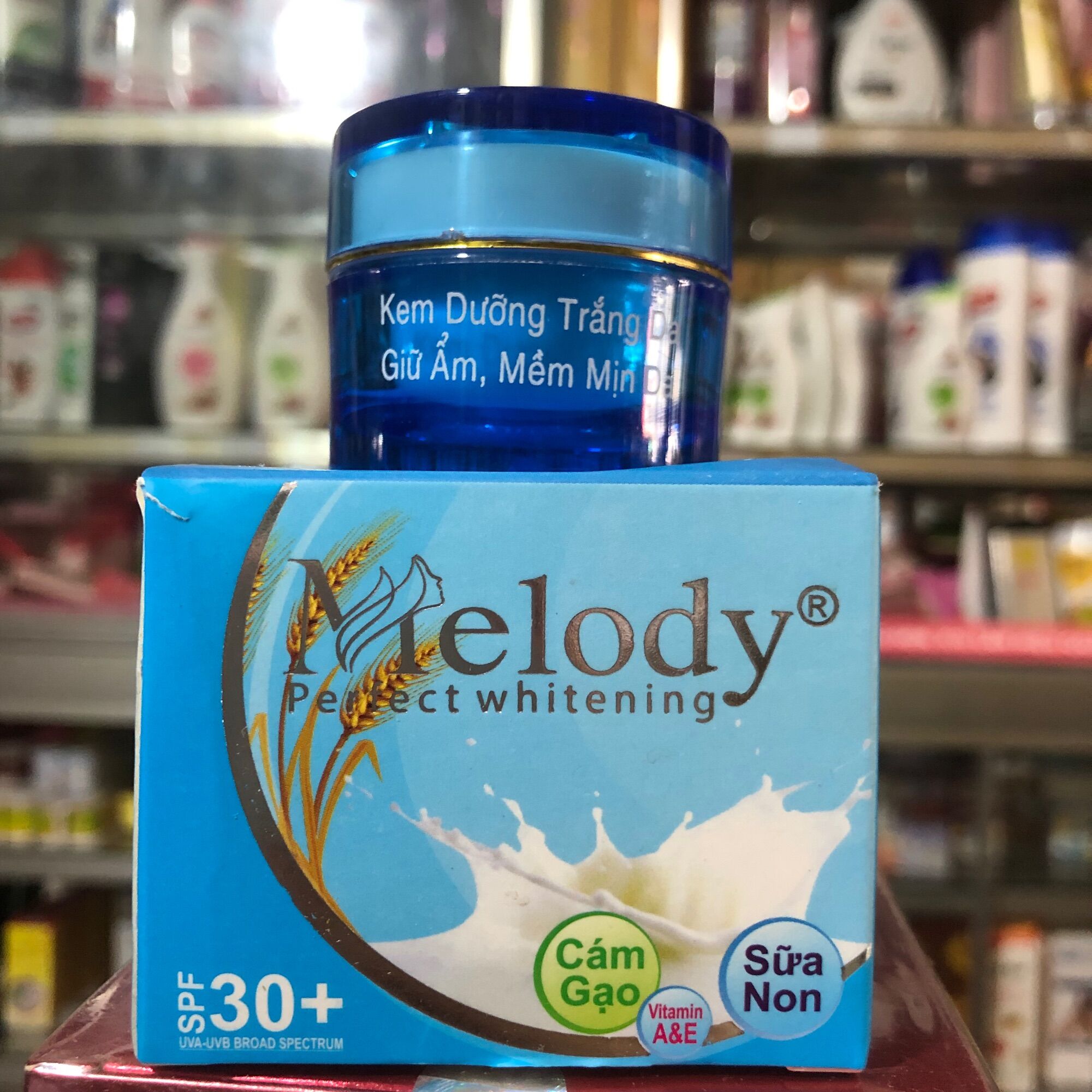 Kem Melody trắng da giữ ẩm mềm min da 8g - 12g