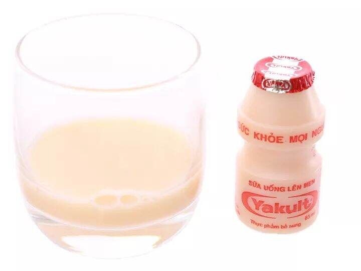 Sữa chua uống lên men Yakult (lốc 5 chai)