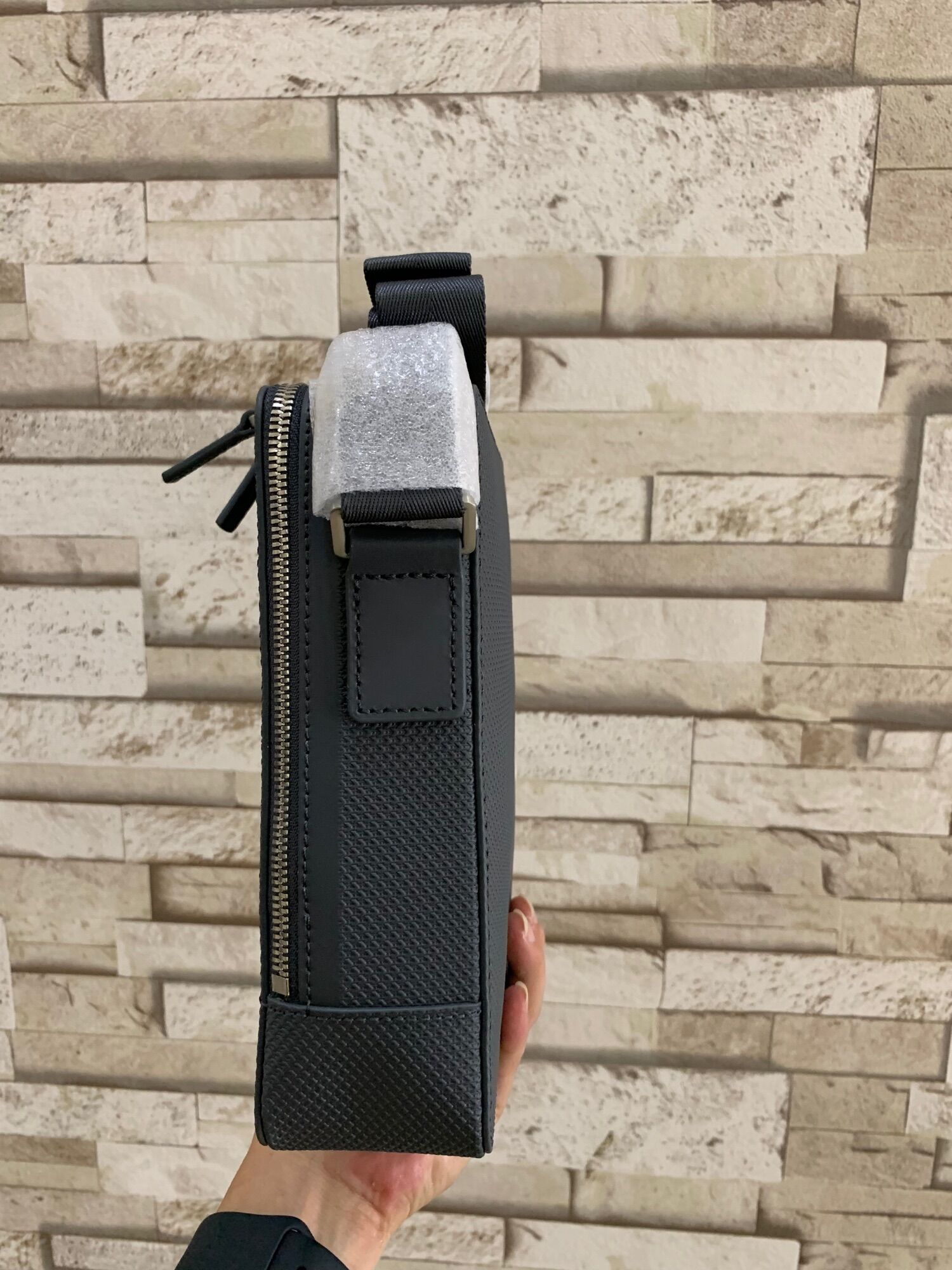 Túi Lacoste Nam Chantaco Matte Stitched Leather Vertical  Bag