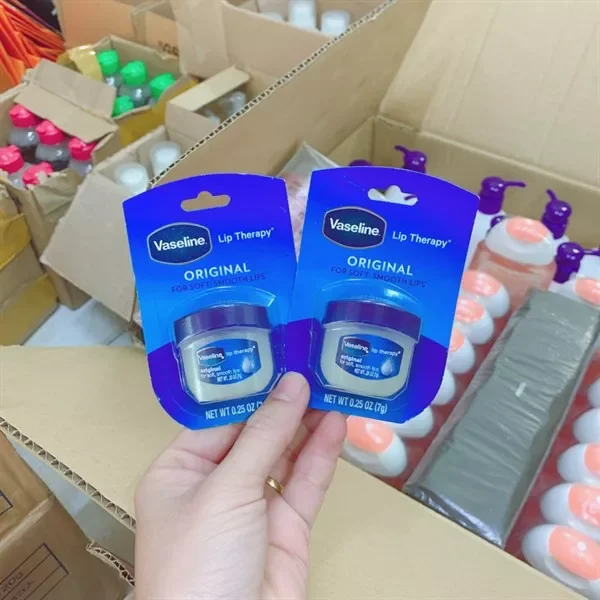 Vaseline Son sáp dưỡng ẩm môi căng mọng Miuemo