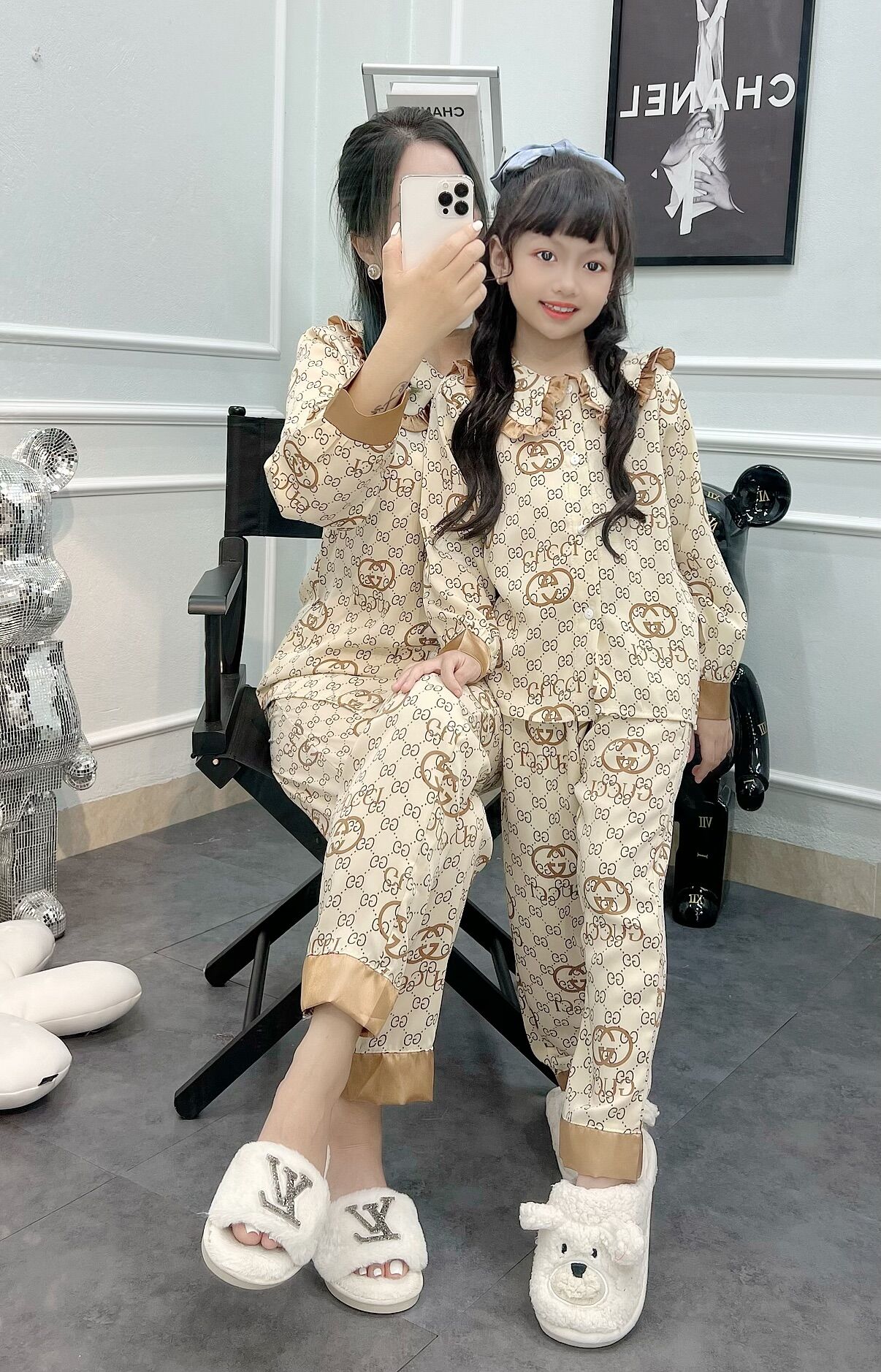 Bộ ngủ Pijama cho mẹ và bé gái chất lụa mango Size từ 17-60kg