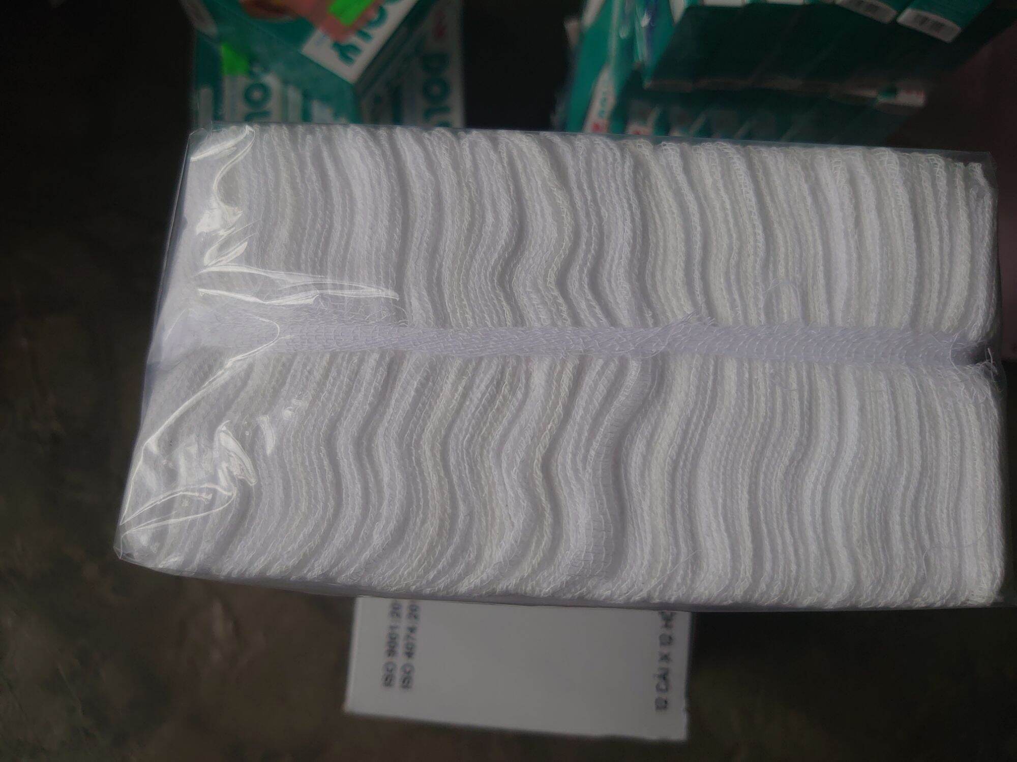 Hộp 100 miếng gạc y tế 810cm