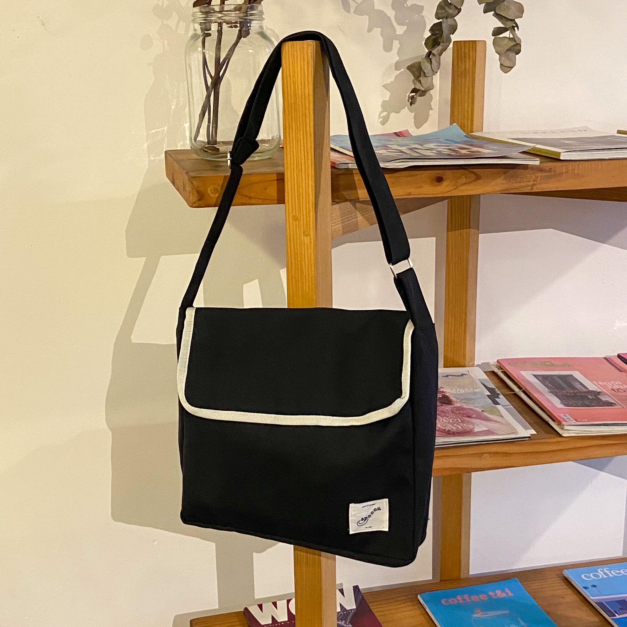 TÚI ĐEO CHÉO SPOOON CROSS BAG