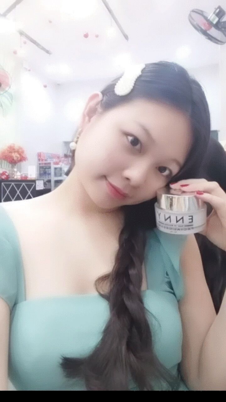 Kem dưỡng trắng da mặt