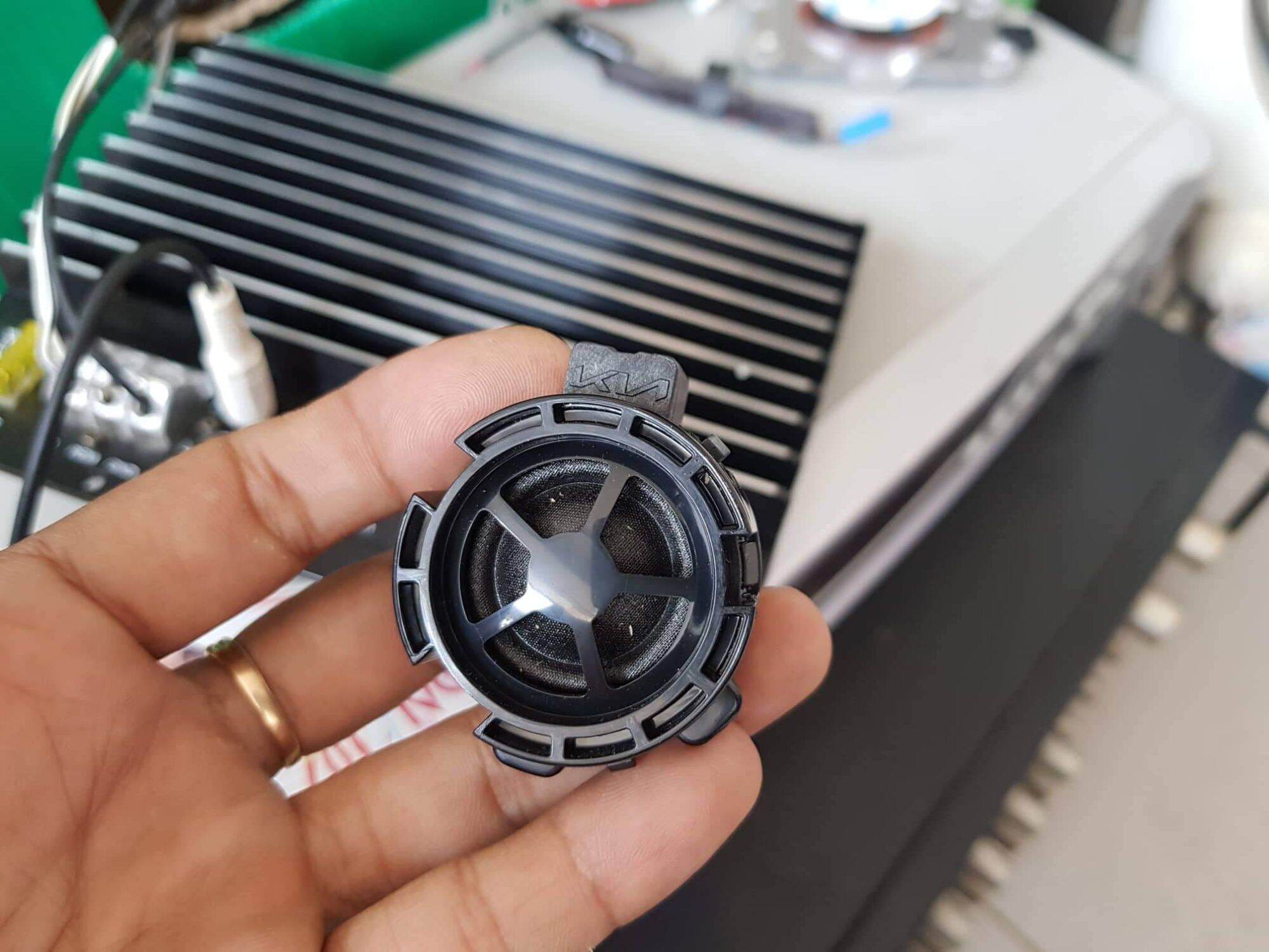 loa treb tháo xe KIA còn đẹp hát tốt ( giá 1 cái )