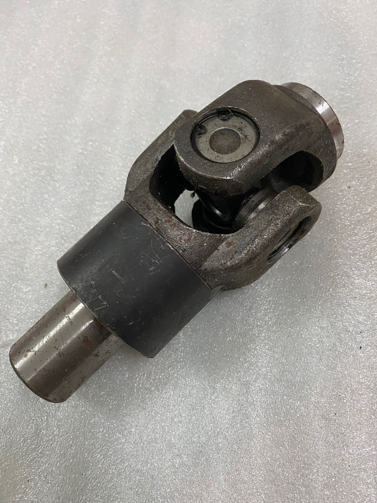 Đôi số 7 tạ gắn vào đuôi hộp số 7 tạ , 5 tiến 1 lùi làm trục các đăng cho xe 3 bánh,4 bánh.